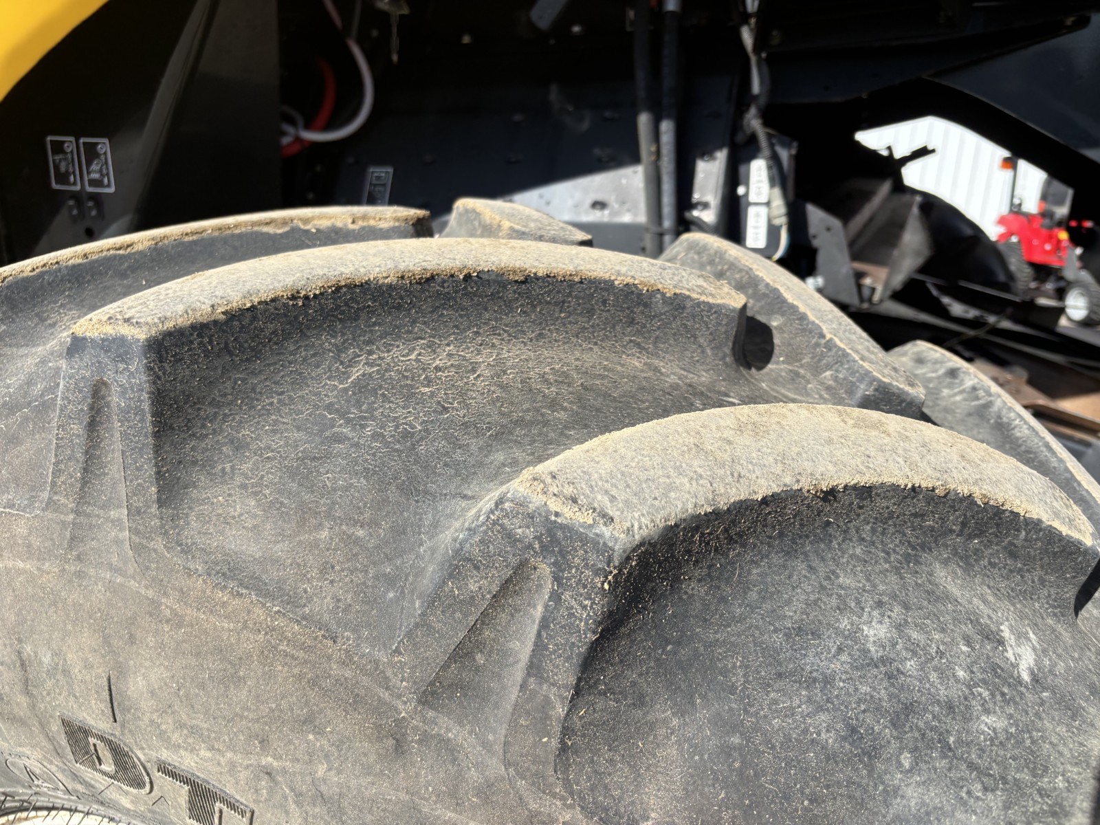 2009 New Holland CR9080 Combine