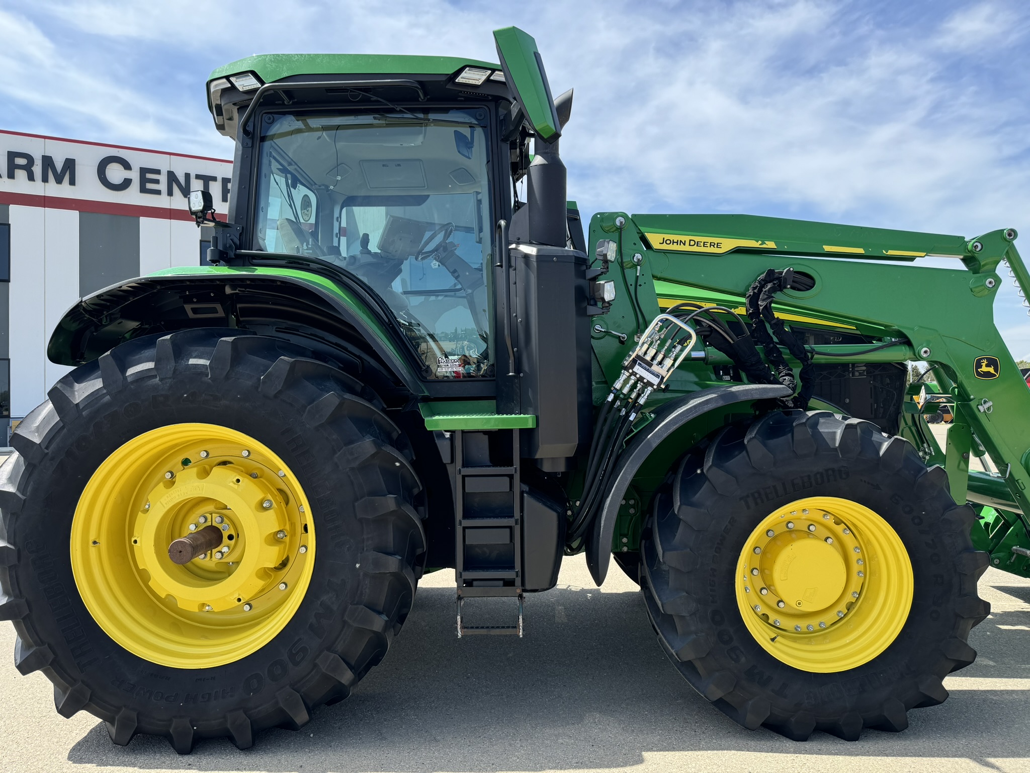 2023 John Deere 7R 230 Tractor