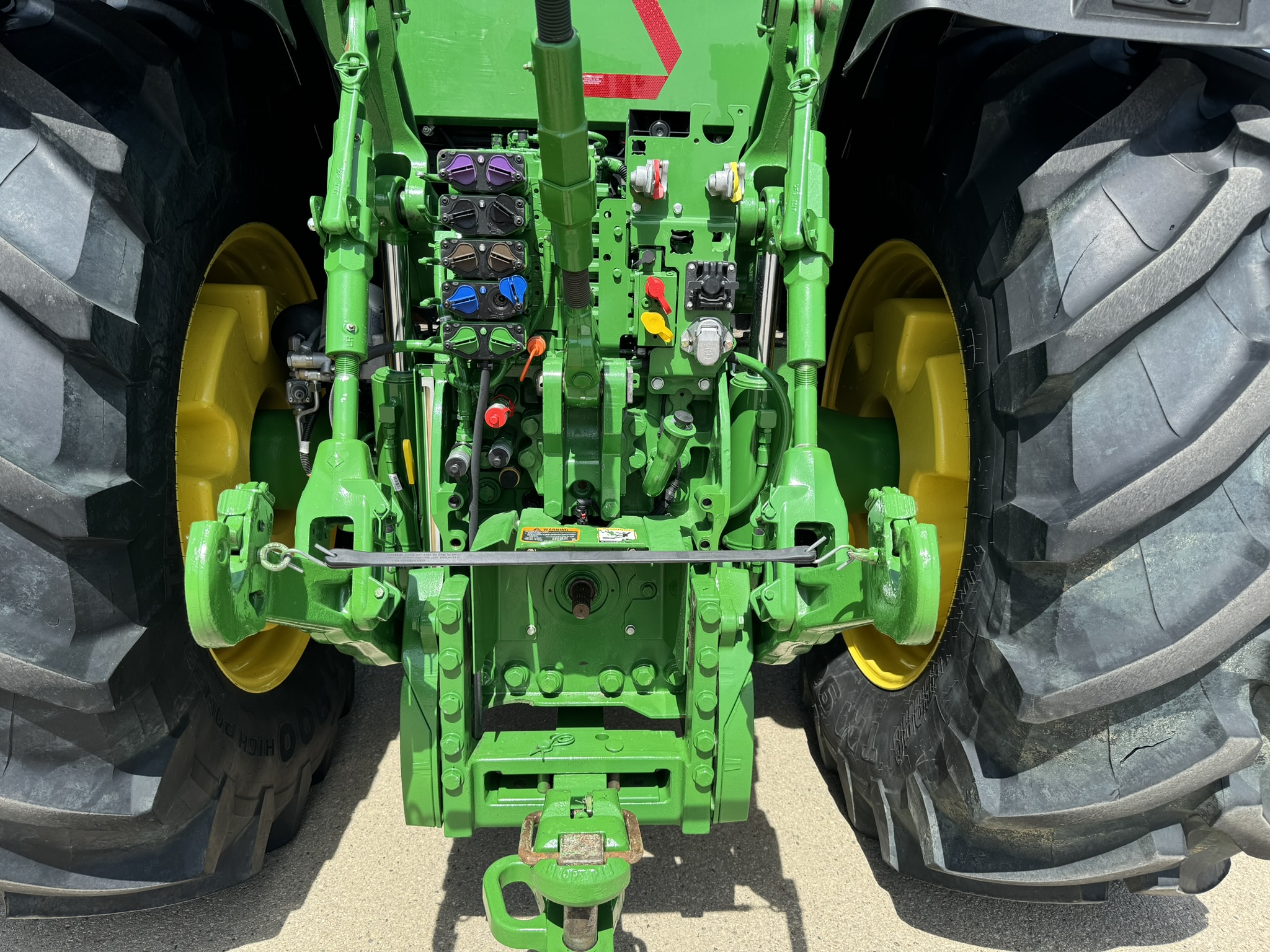 2023 John Deere 7R 230 Tractor