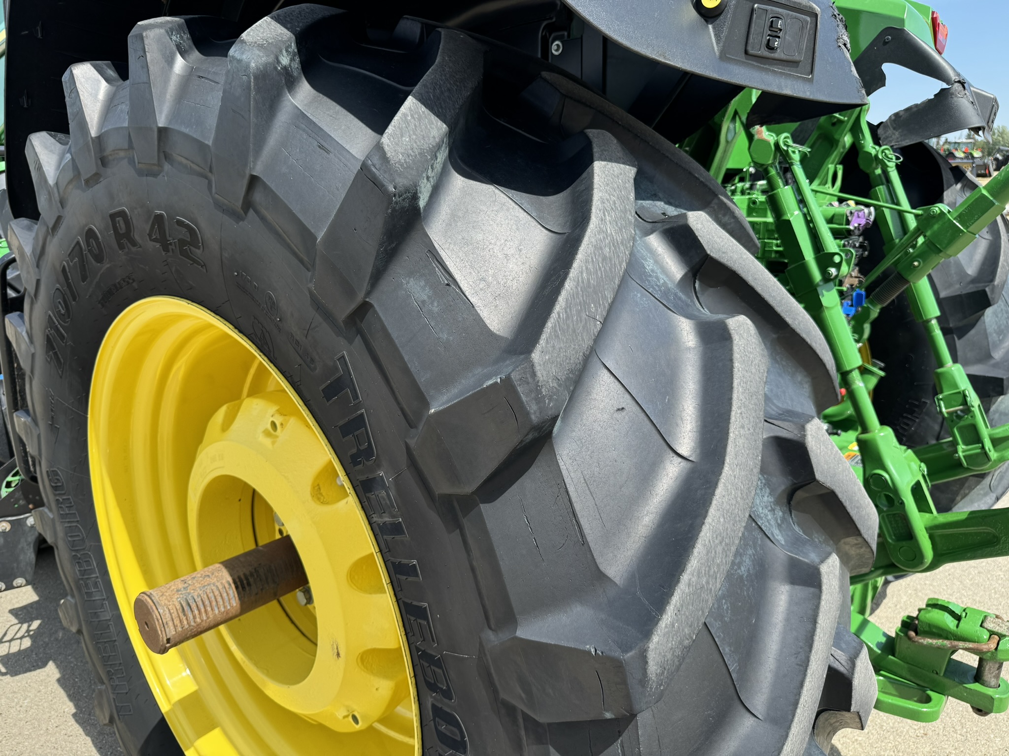 2023 John Deere 7R 230 Tractor