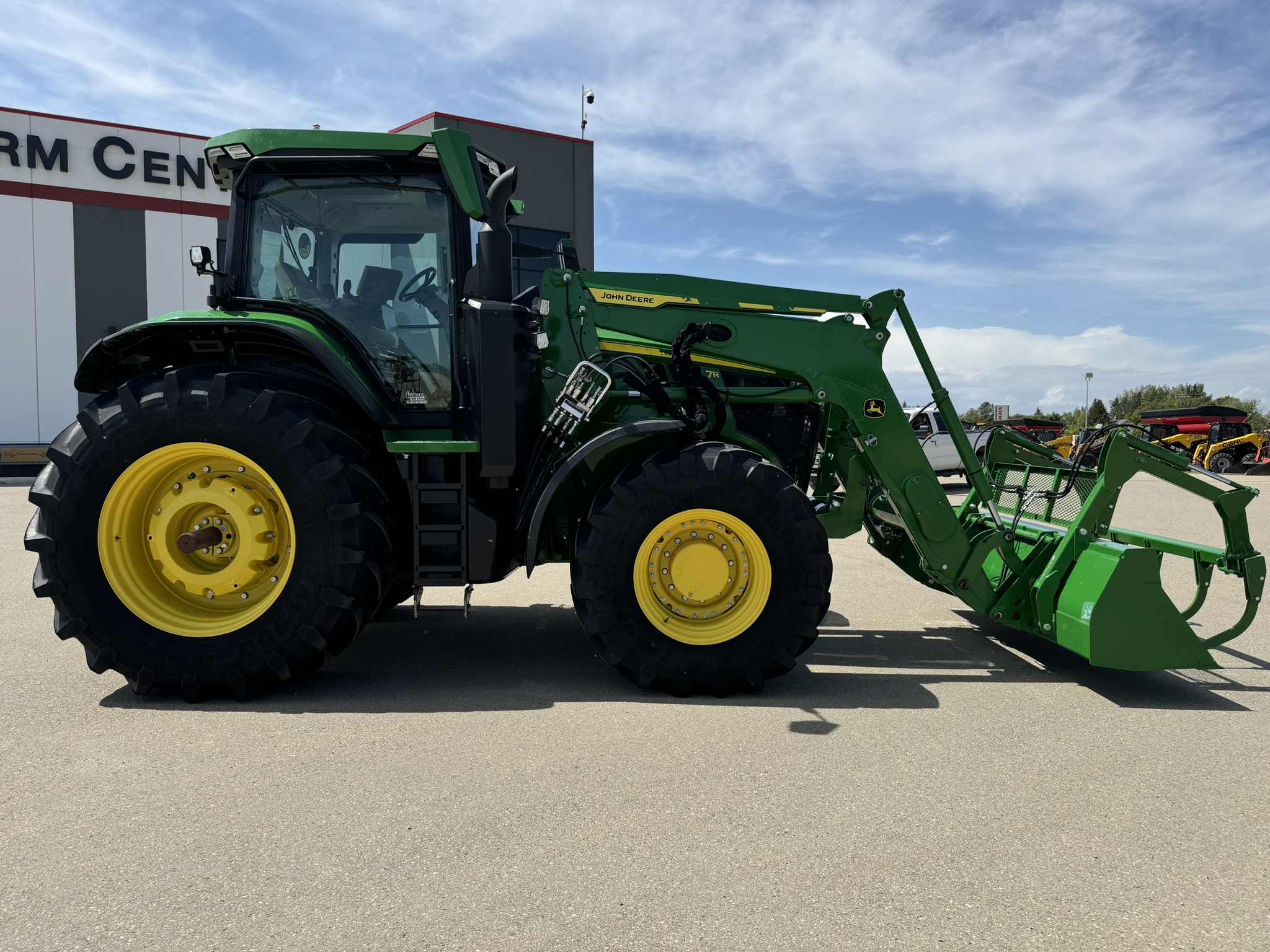 2023 John Deere 7R 230 Tractor