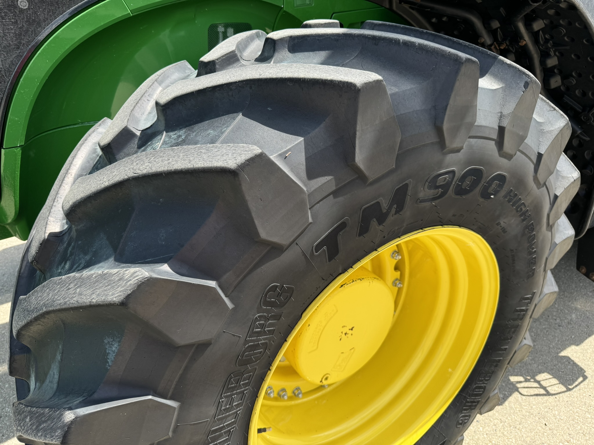 2023 John Deere 7R 230 Tractor