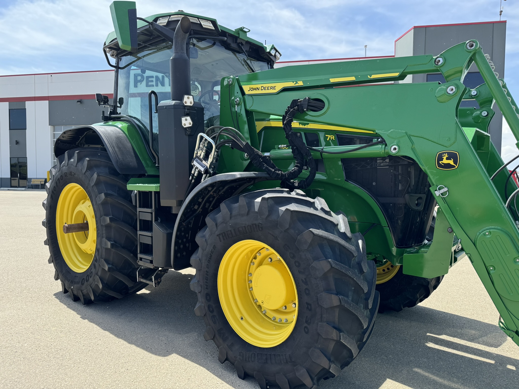 2023 John Deere 7R 230 Tractor