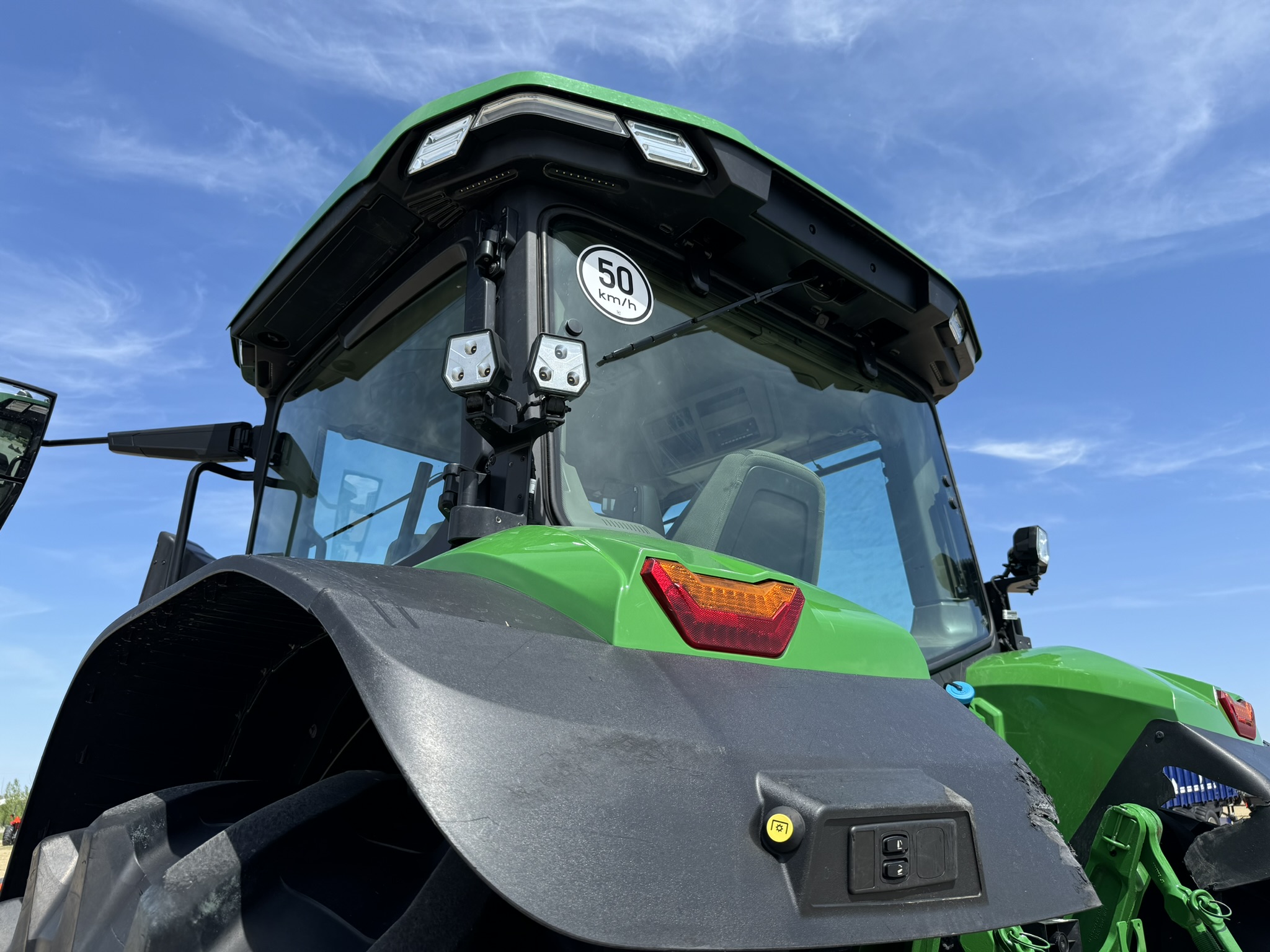 2023 John Deere 7R 230 Tractor