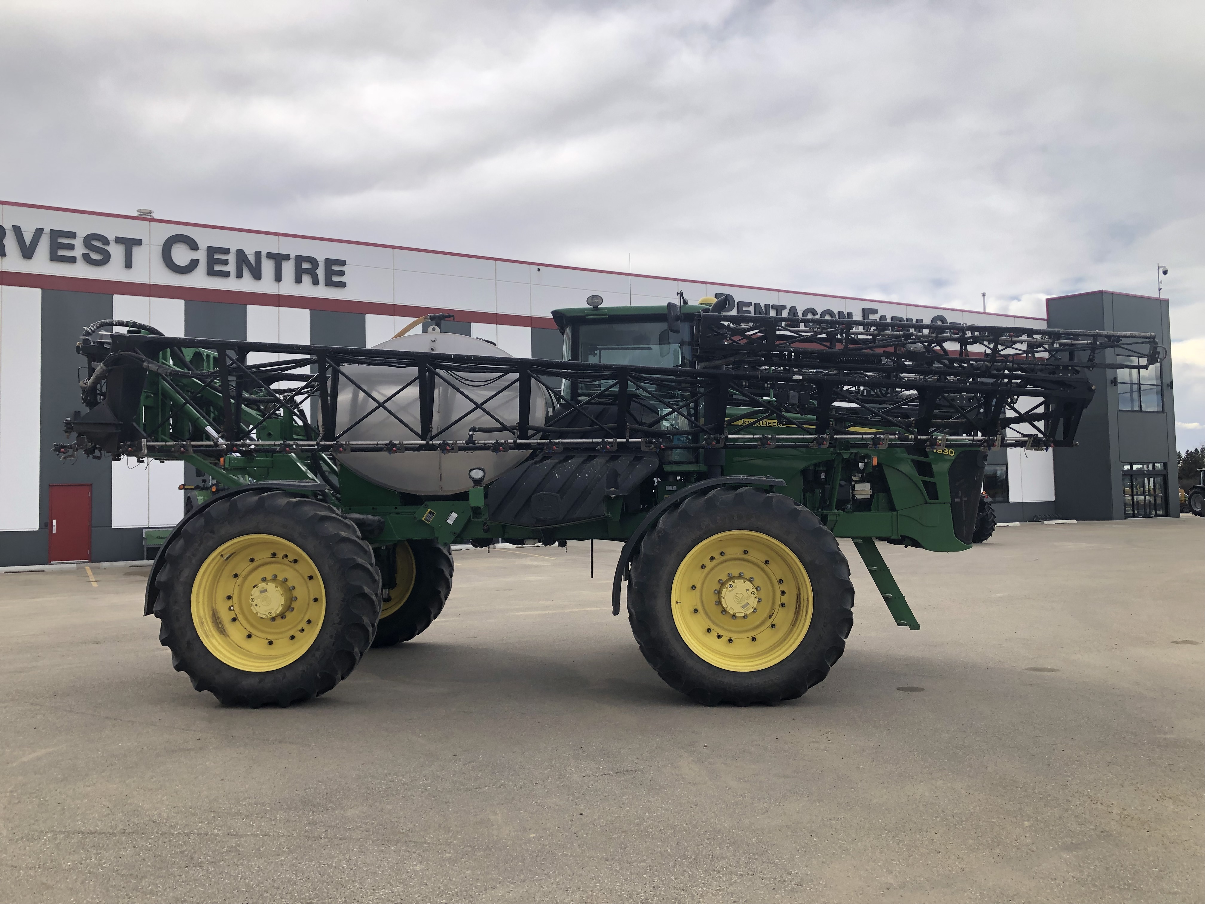 2011 John Deere 4930 Sprayer/High Clearance