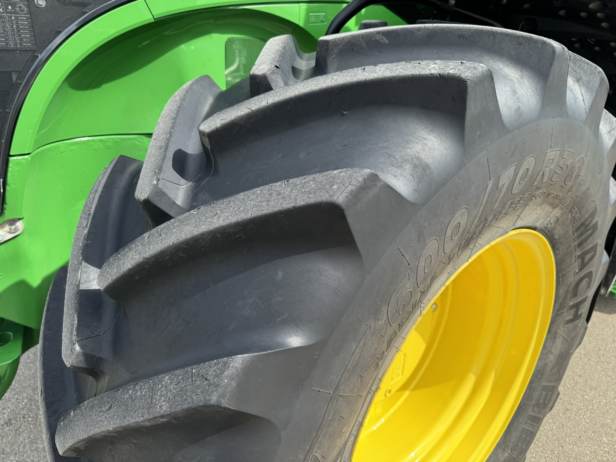 2023 John Deere 7R 310 Tractor