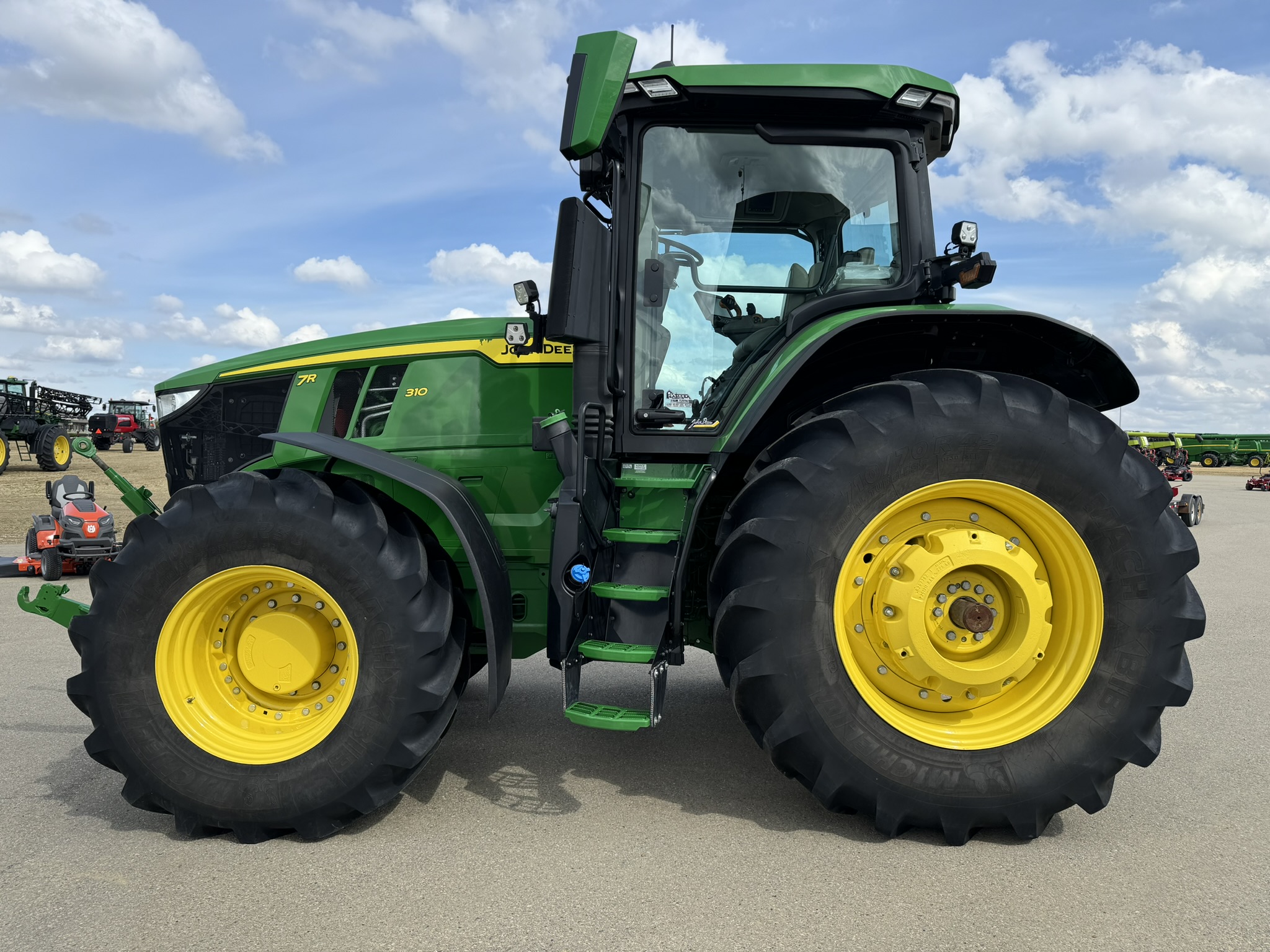 2023 John Deere 7R 310 Tractor
