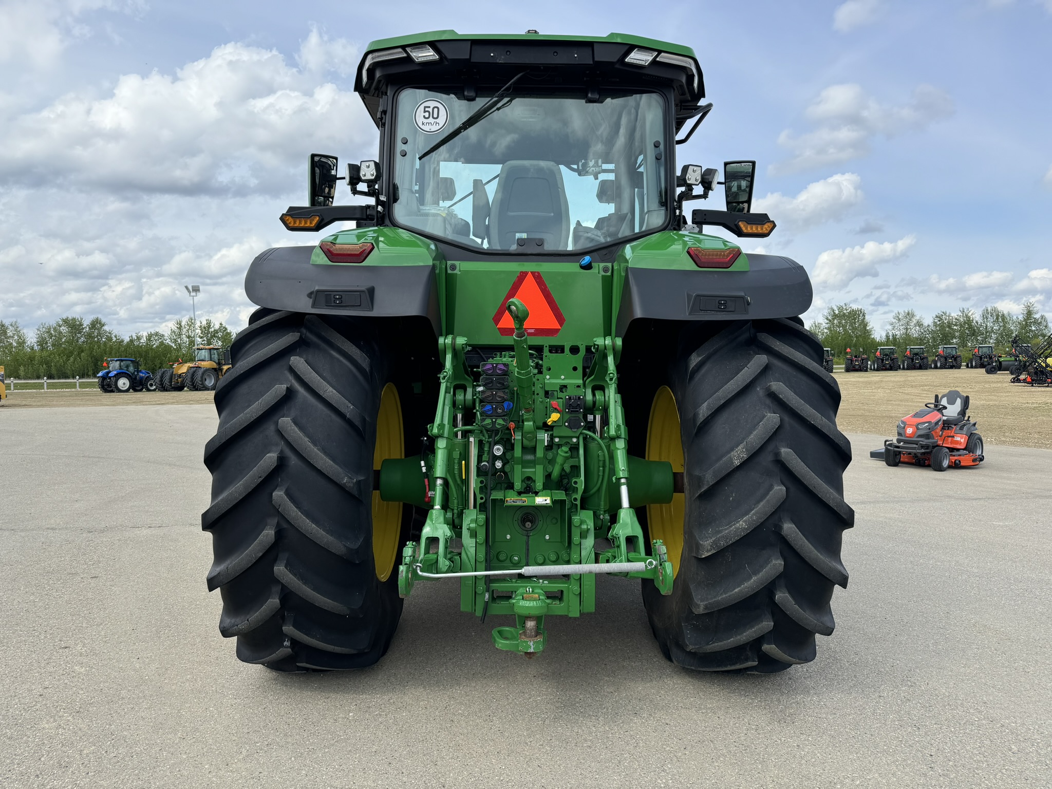 2023 John Deere 7R 310 Tractor