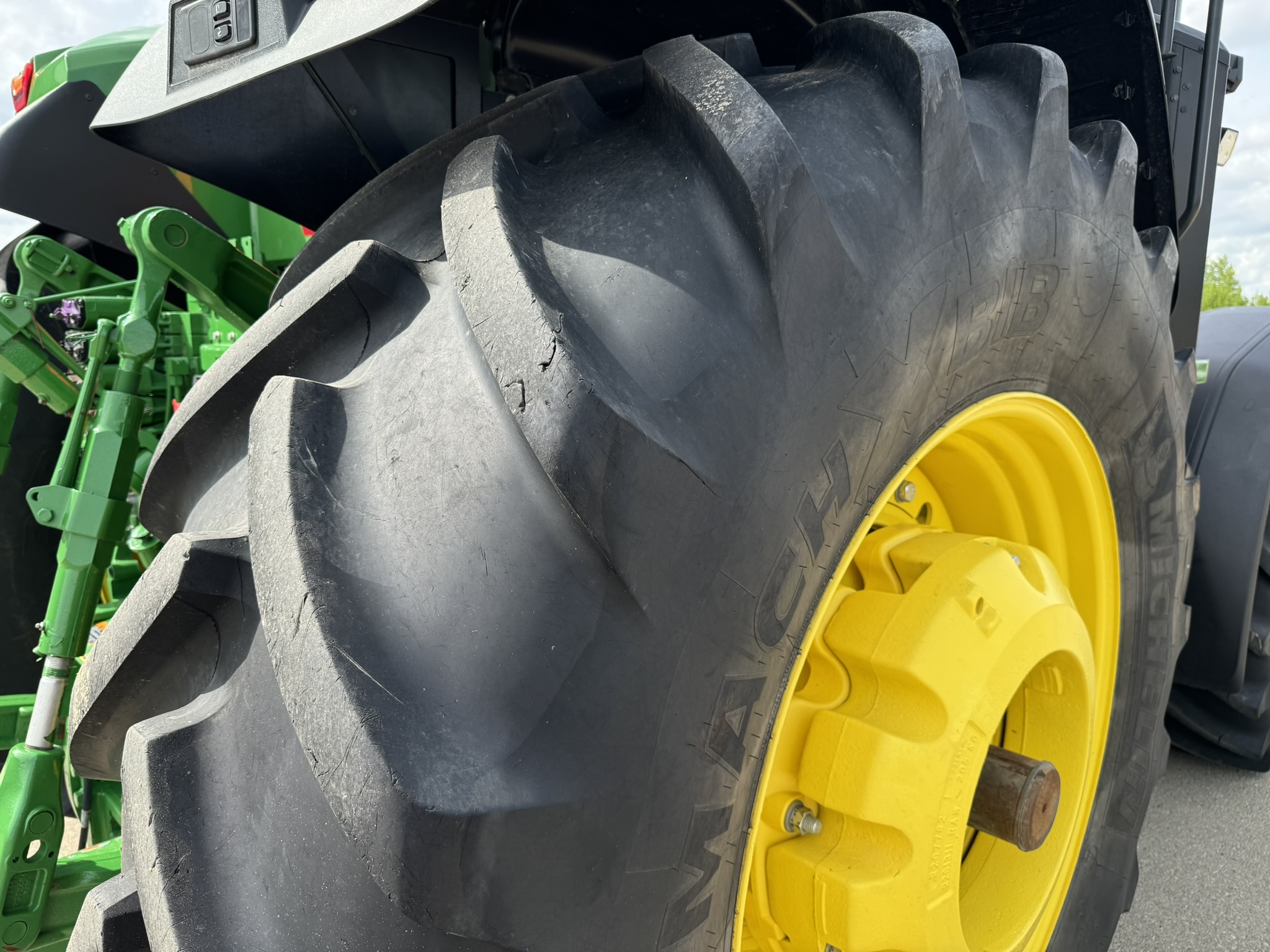 2023 John Deere 7R 310 Tractor