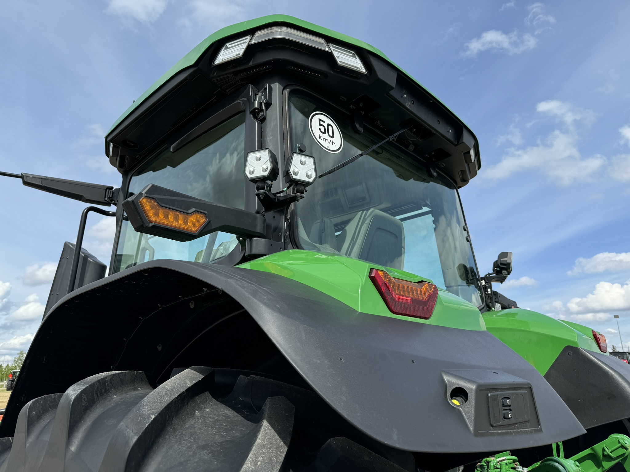 2023 John Deere 7R 310 Tractor