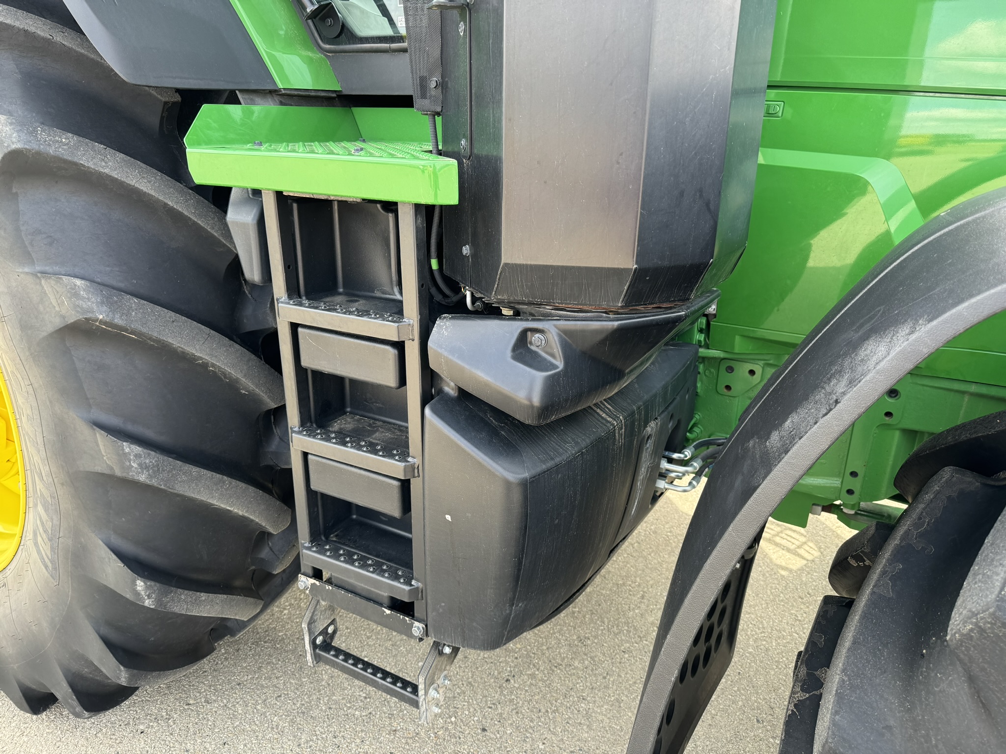 2023 John Deere 7R 310 Tractor