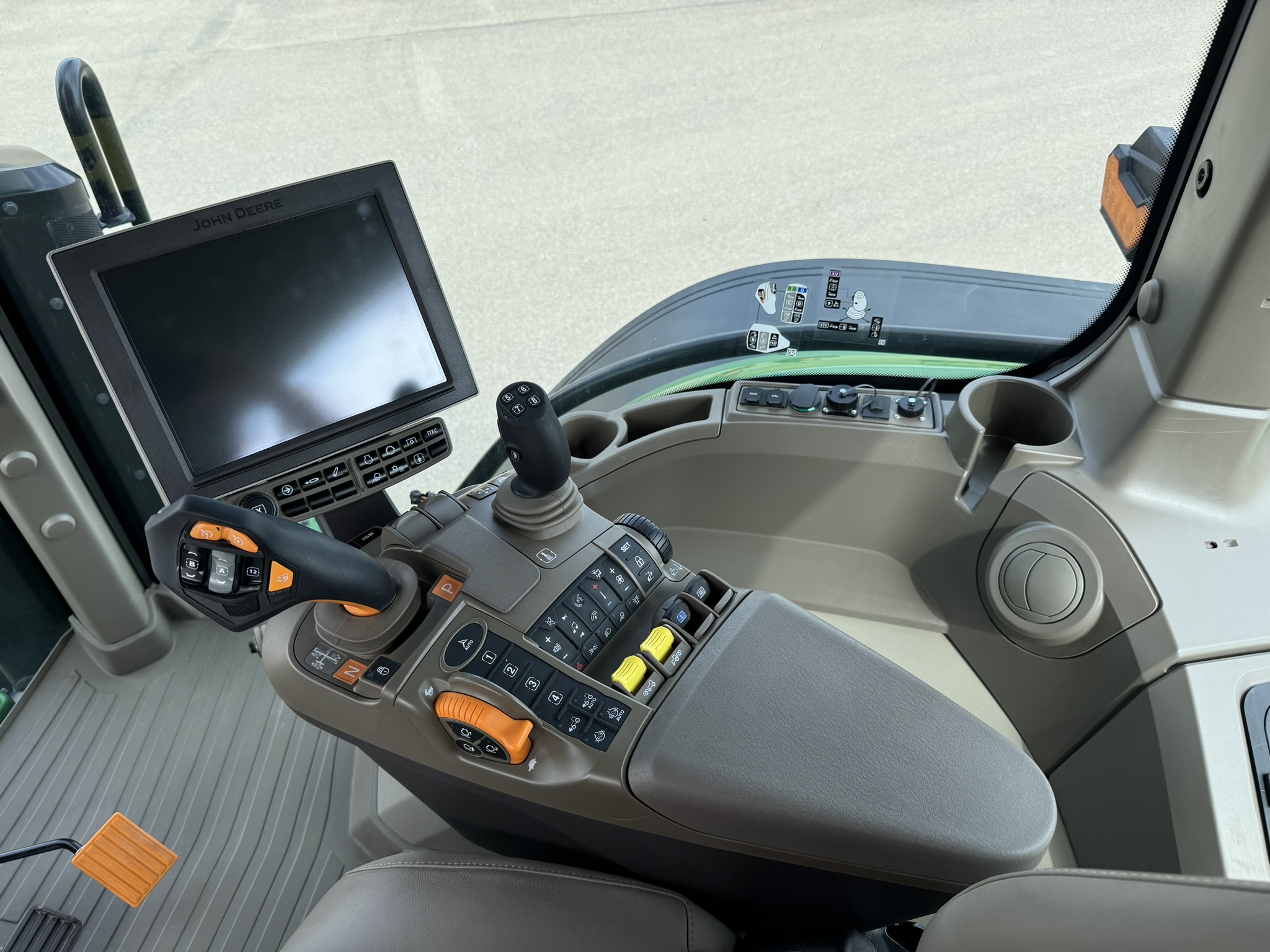 2023 John Deere 7R 310 Tractor