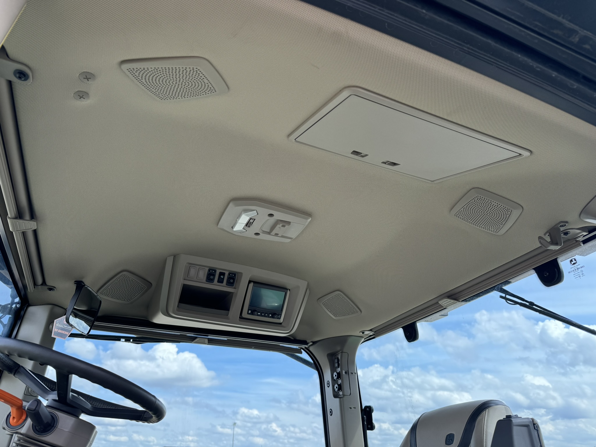 2023 John Deere 7R 310 Tractor