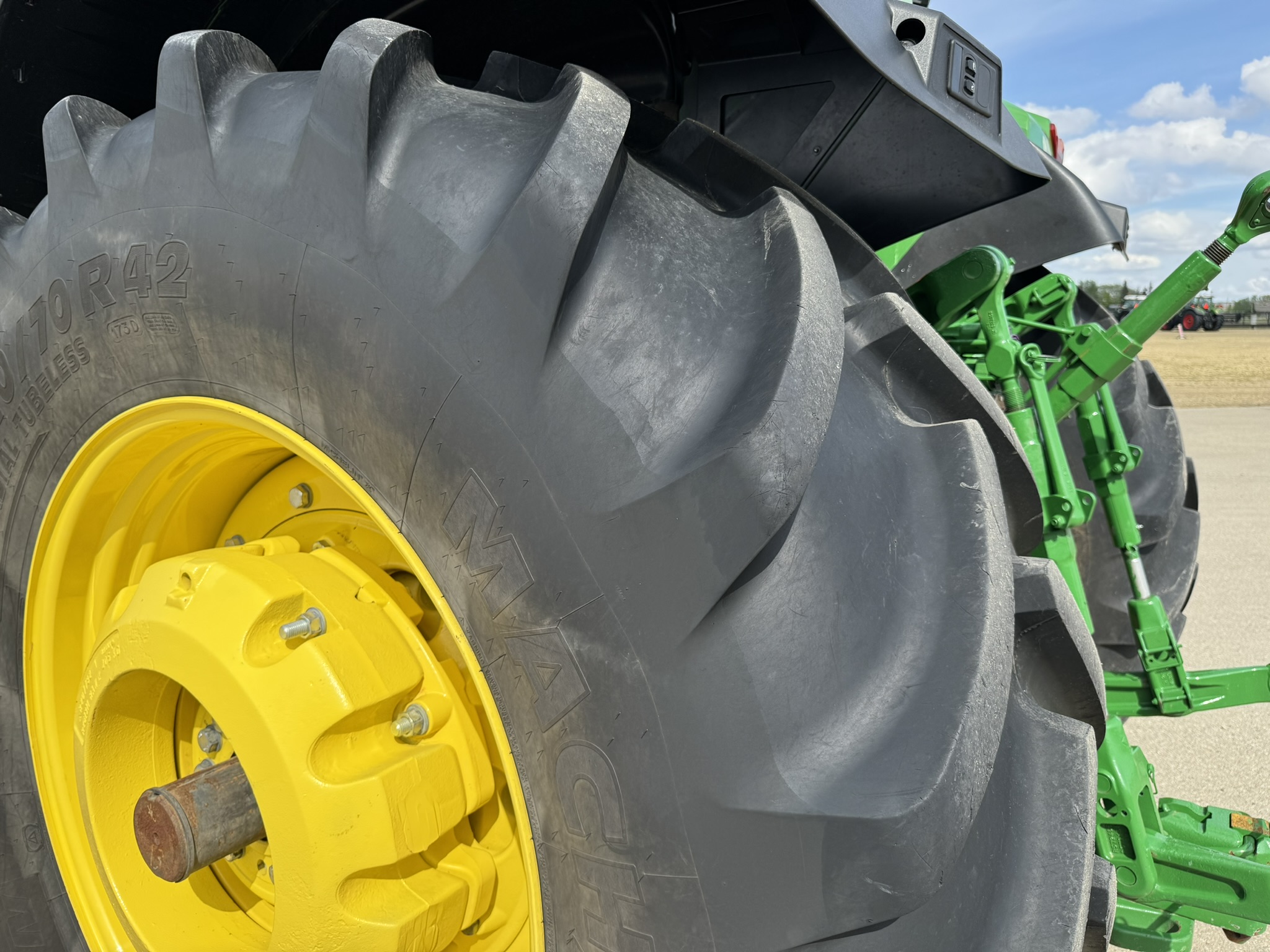 2023 John Deere 7R 310 Tractor