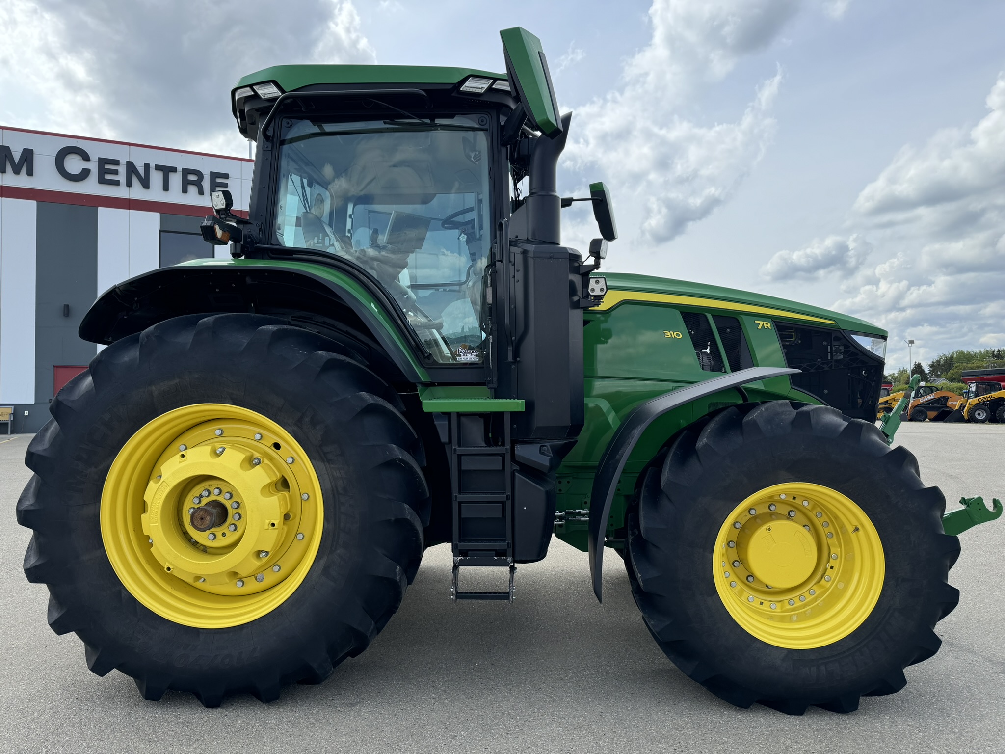 2023 John Deere 7R 310 Tractor