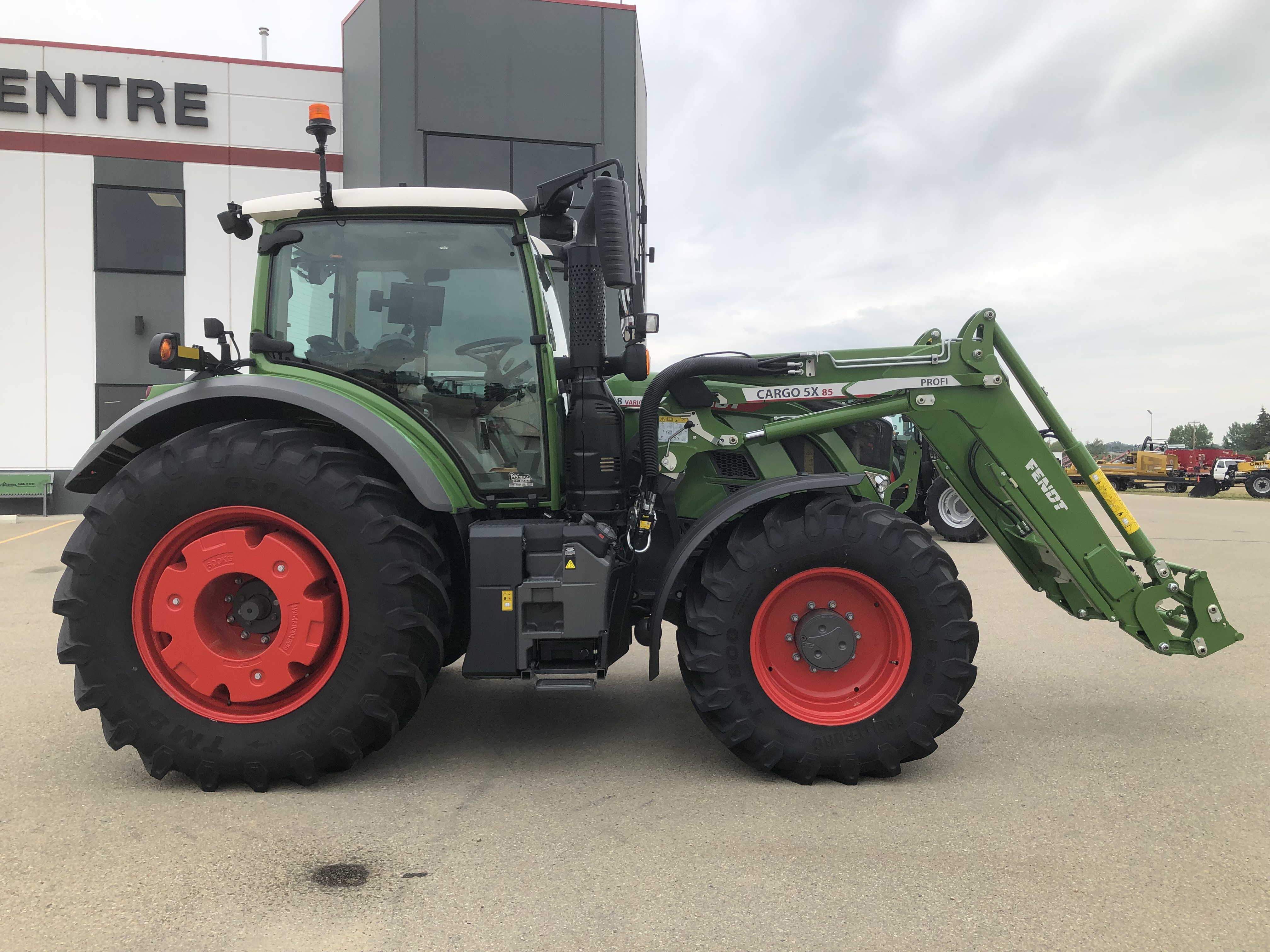 2023 Fendt 718 Gen6 Tractor
