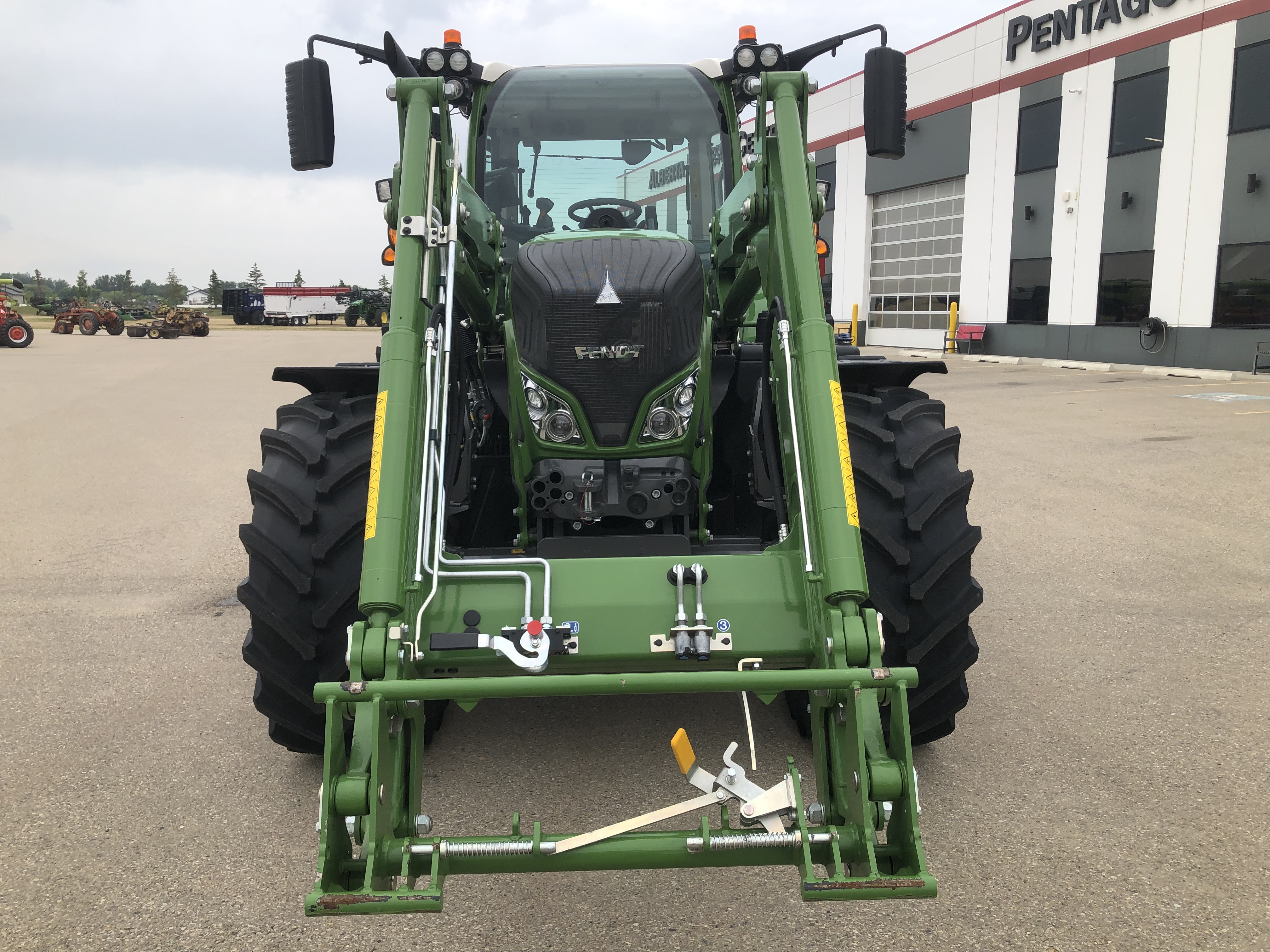 2023 Fendt 718 Gen6 Tractor