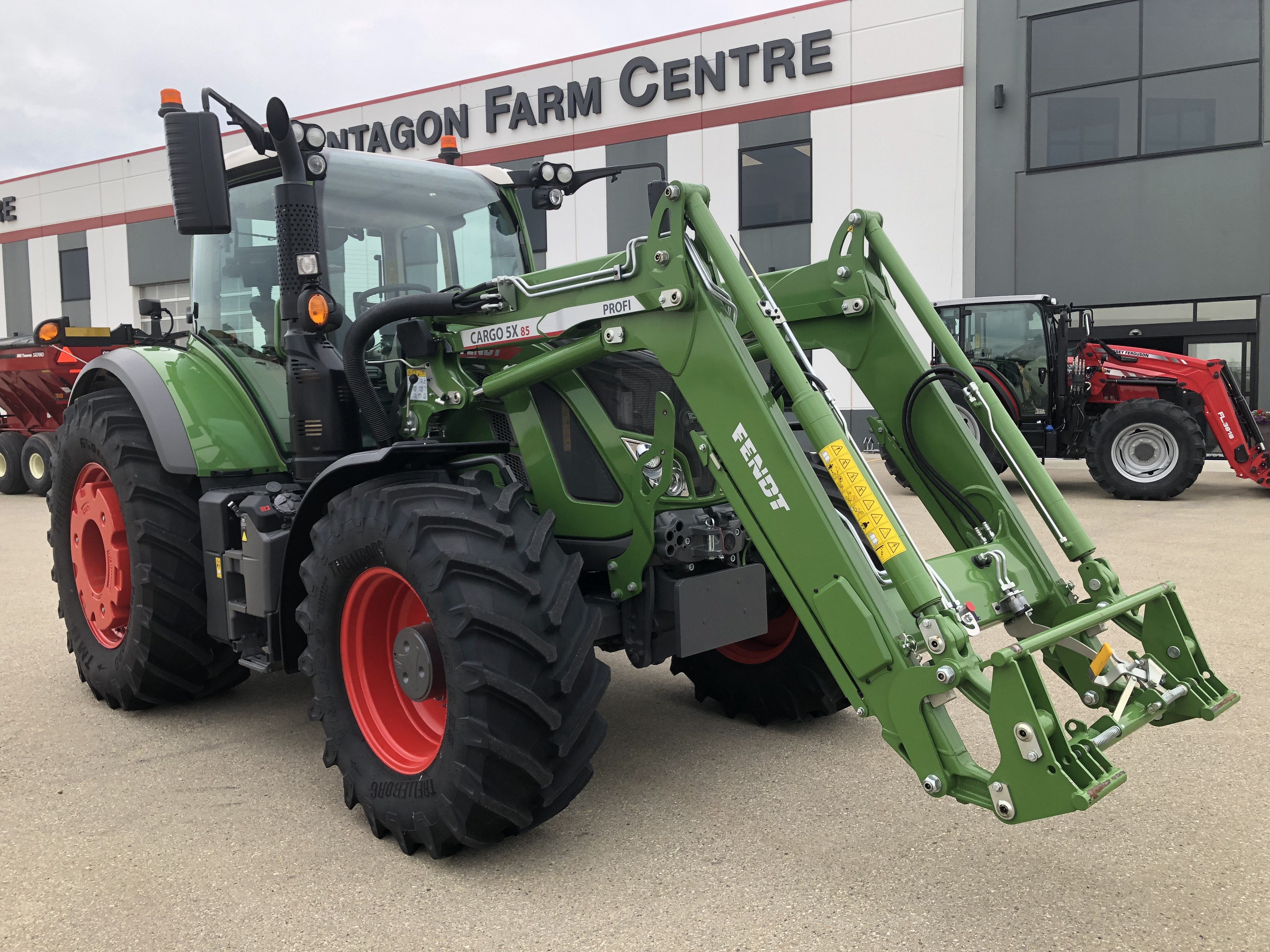 2023 Fendt 718 Gen6 Tractor