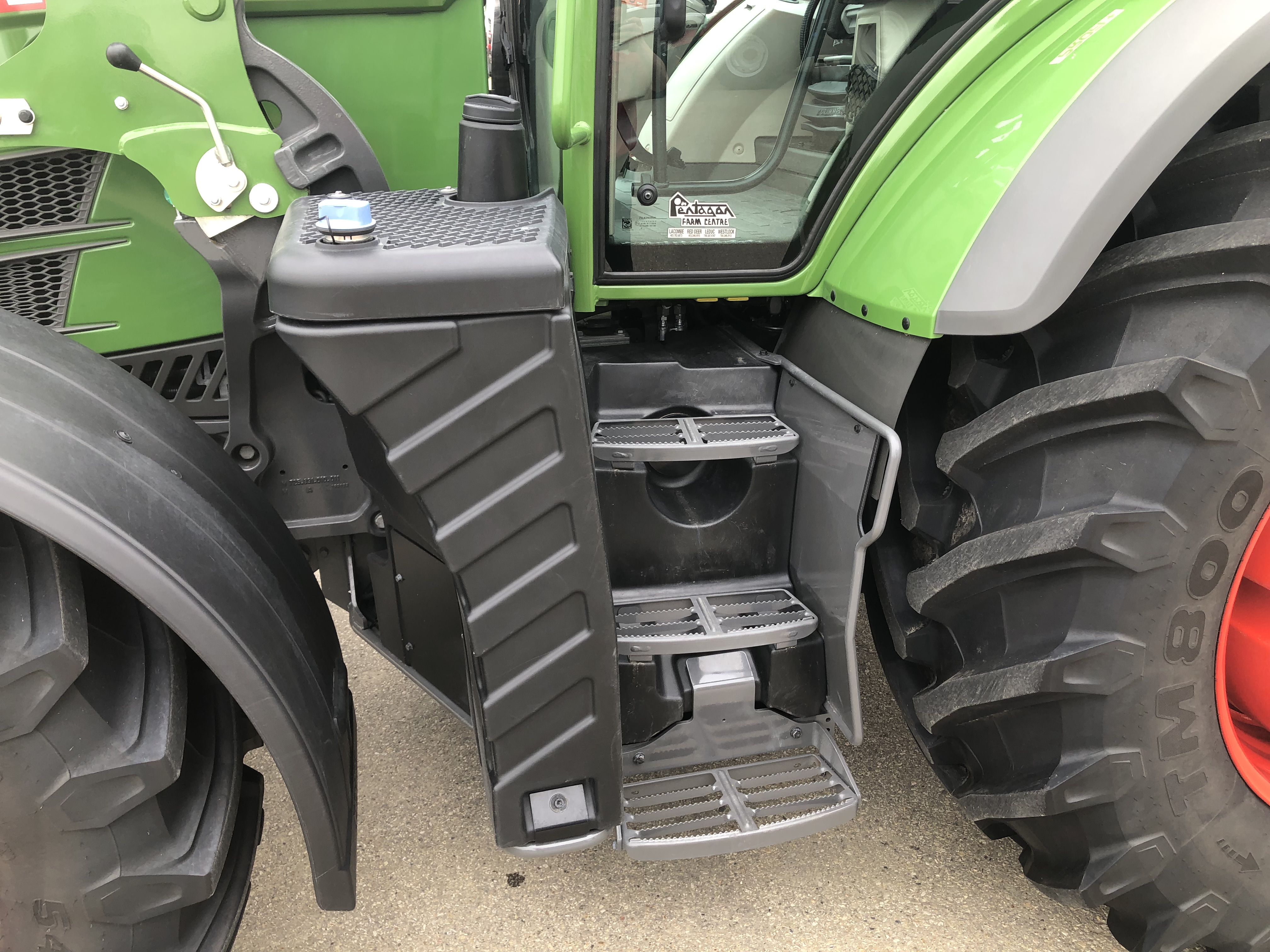 2023 Fendt 718 Gen6 Tractor