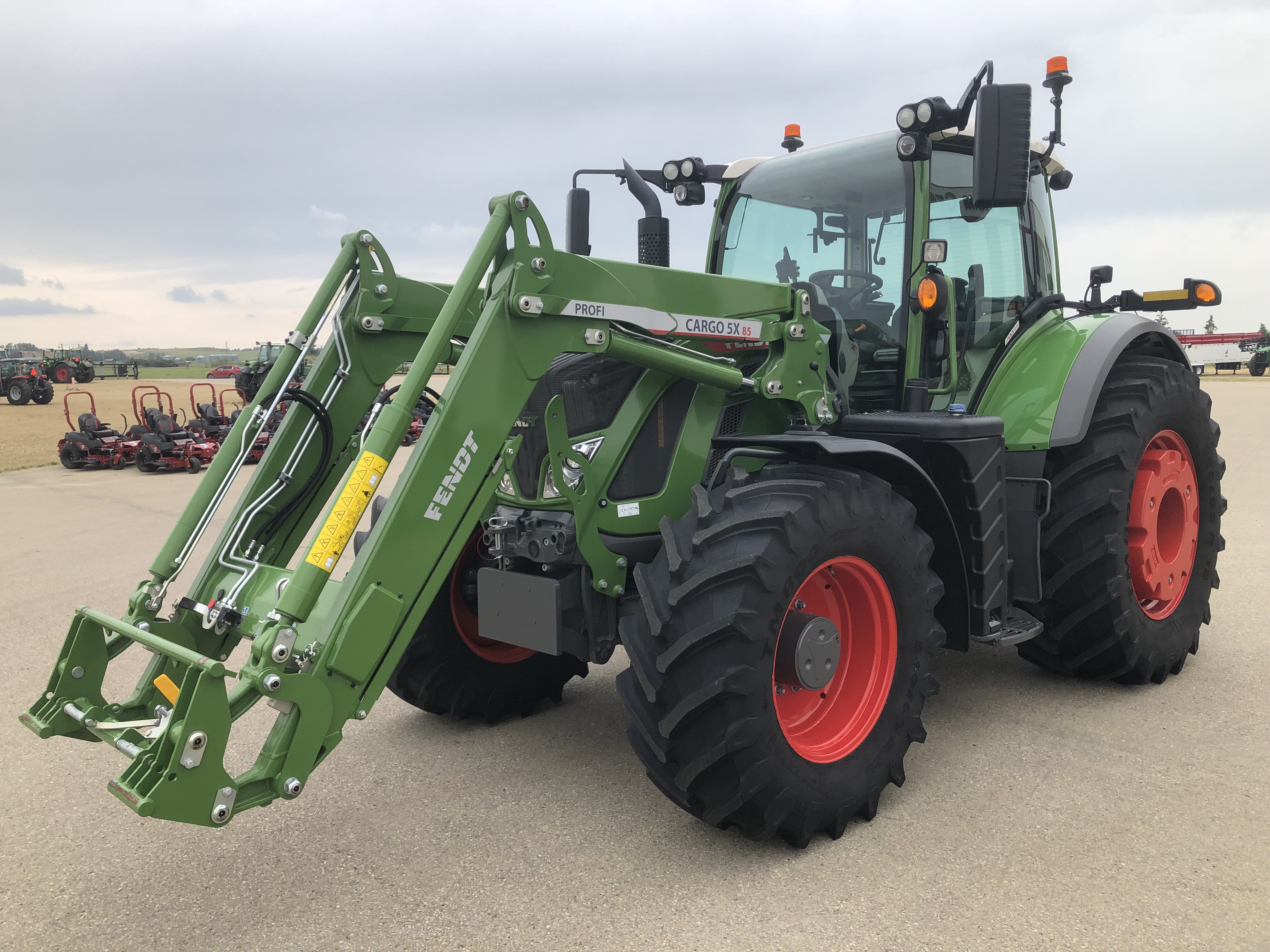 2023 Fendt 718 Gen6 Tractor