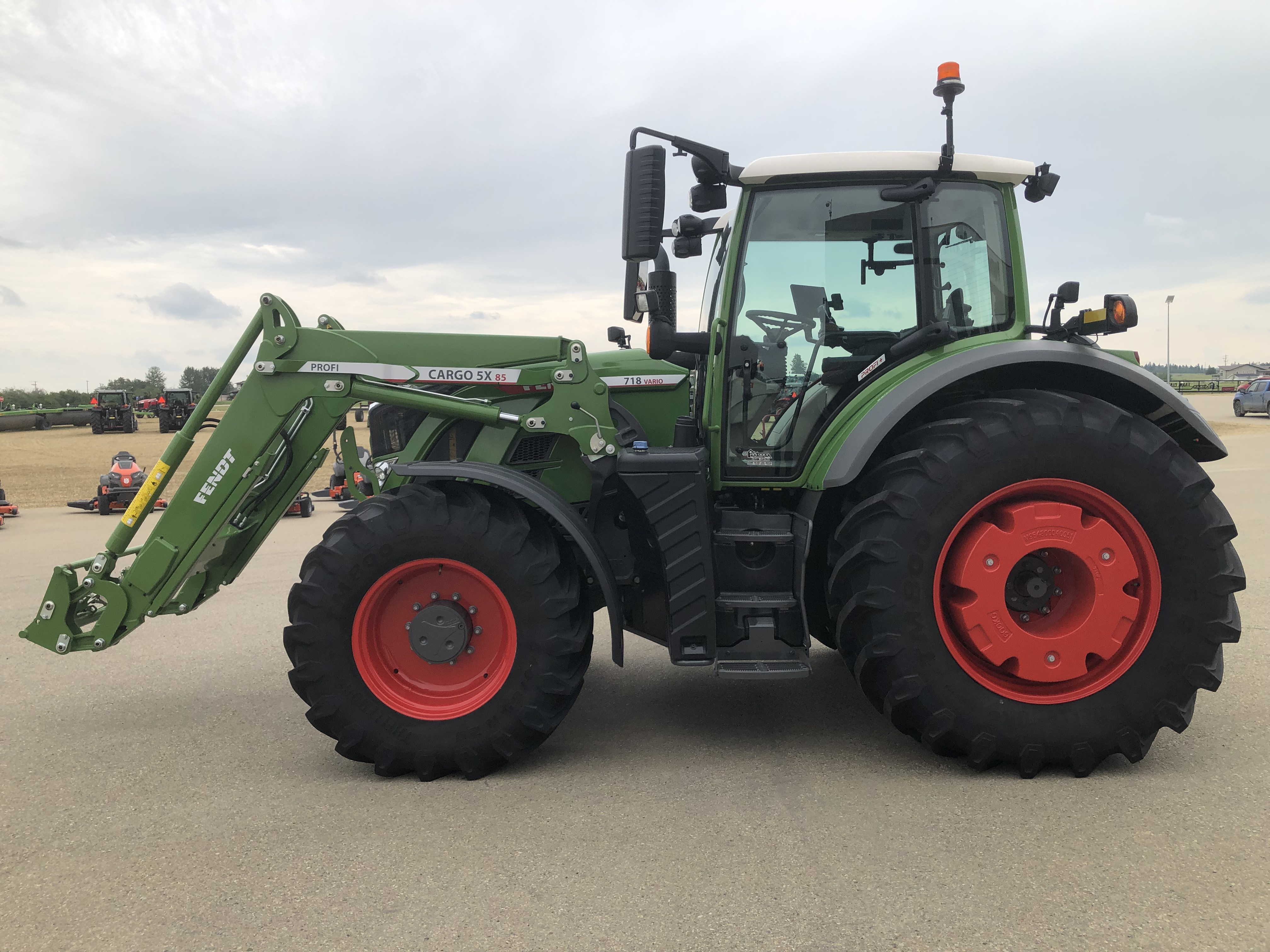2023 Fendt 718 Gen6 Tractor