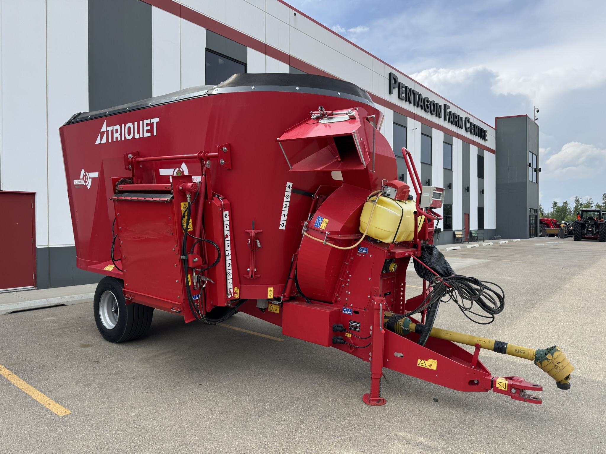 2021 Trioliet SOLOMIX P2-2000ZK Vertical Feed Mixer