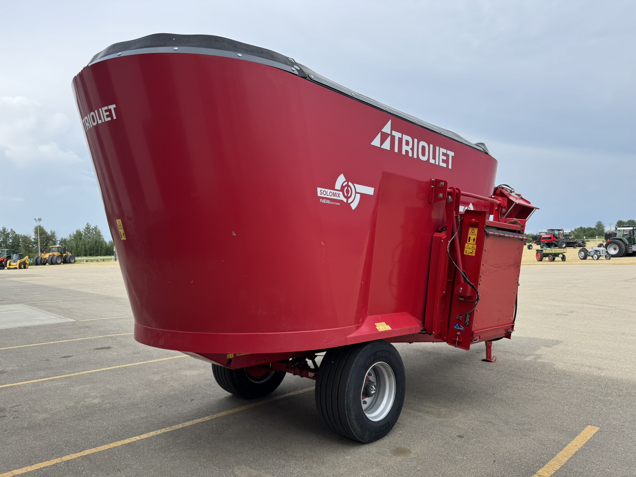 2021 Trioliet SOLOMIX P2-2000ZK Vertical Feed Mixer