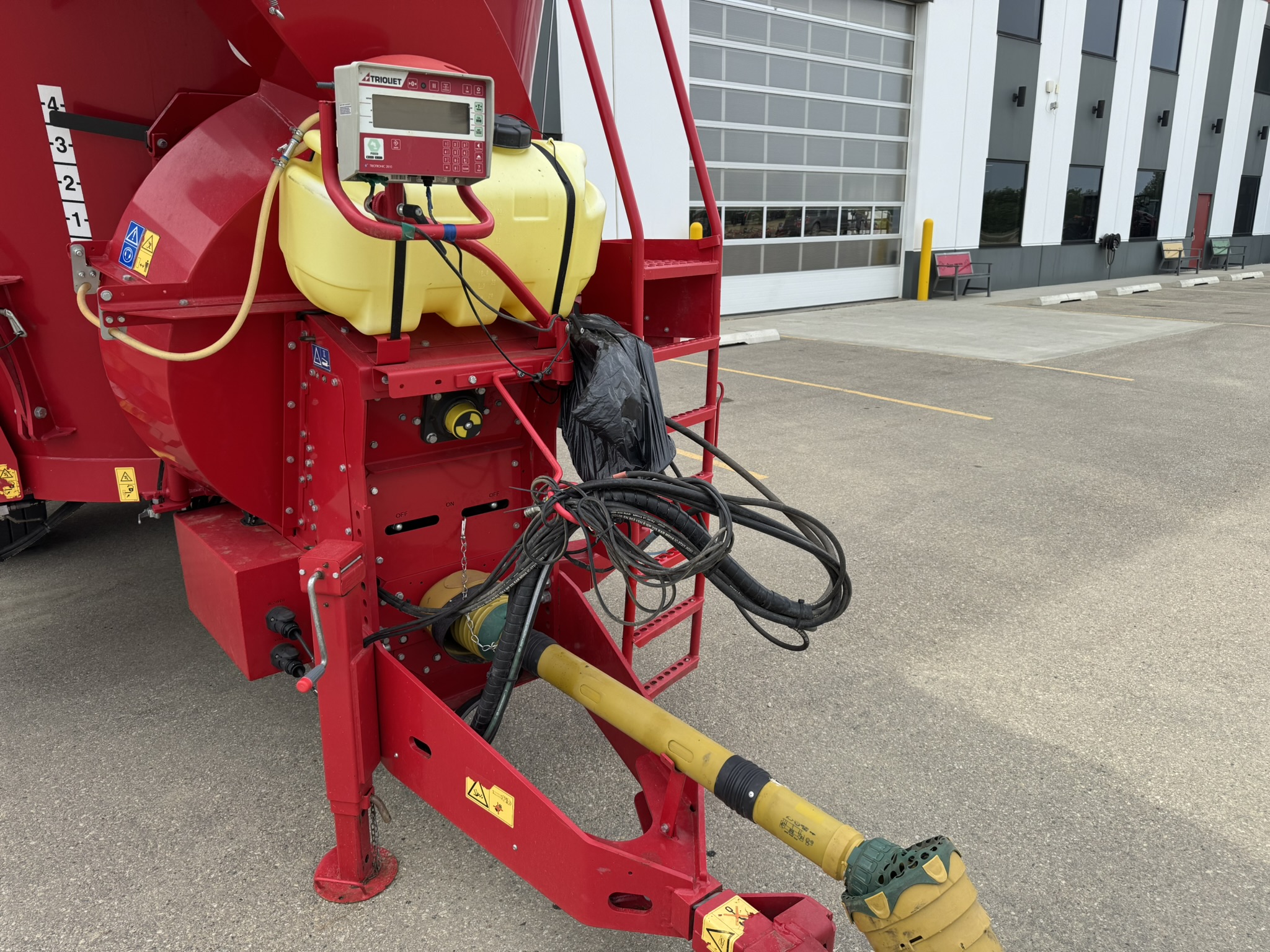 2021 Trioliet SOLOMIX P2-2000ZK Vertical Feed Mixer