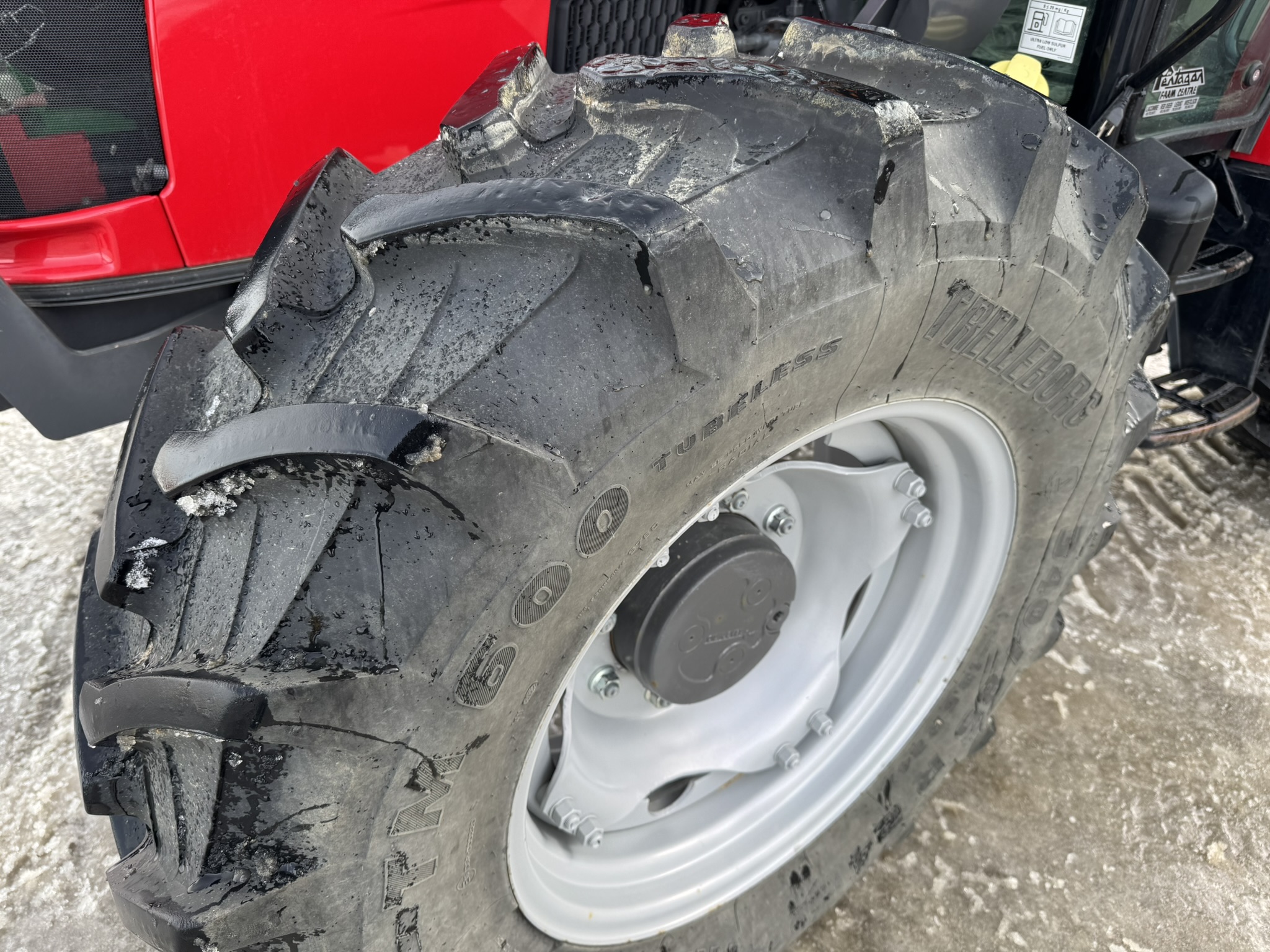 2022 Massey Ferguson 4710 Tractor