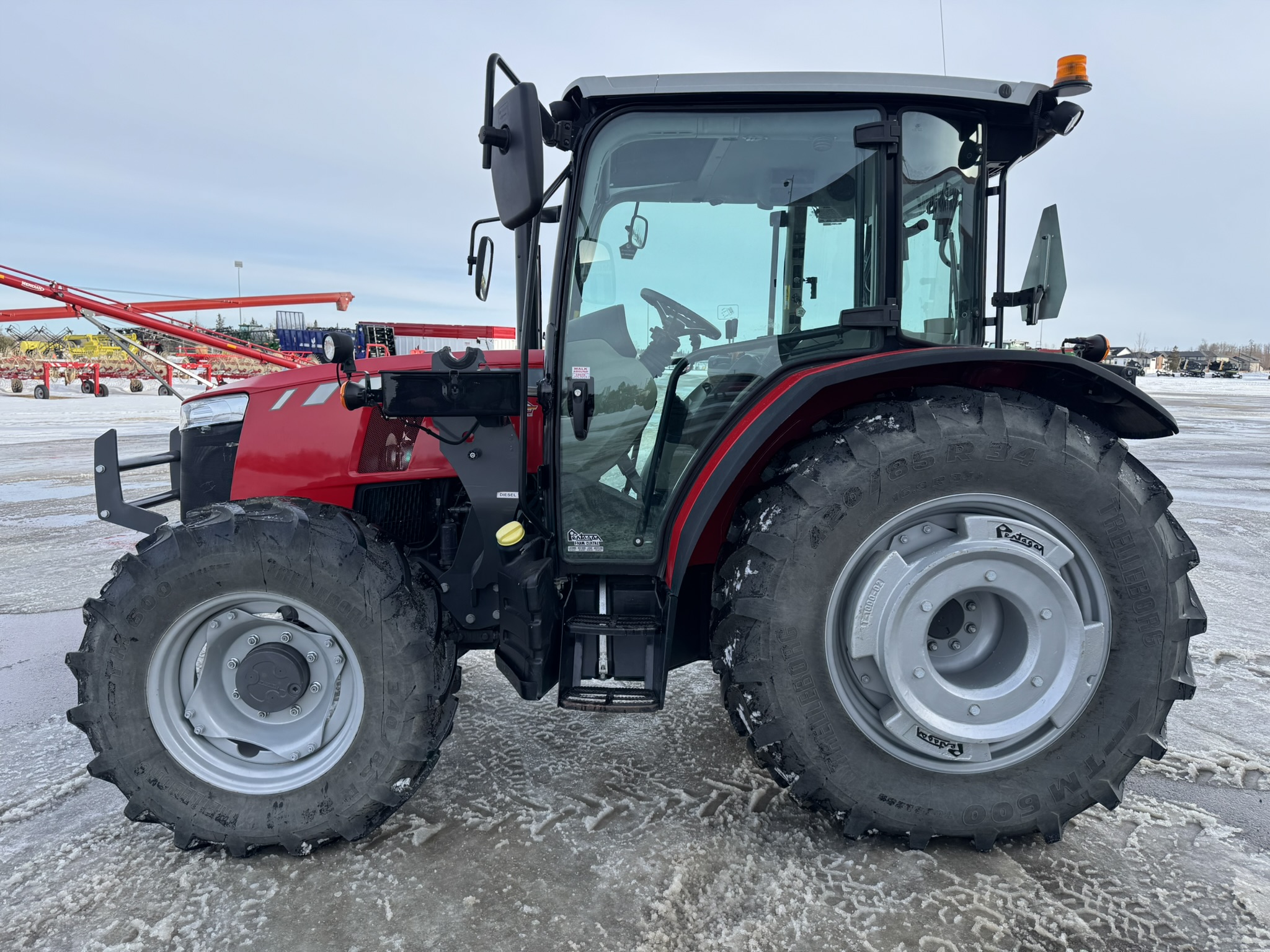2022 Massey Ferguson 4710 Tractor