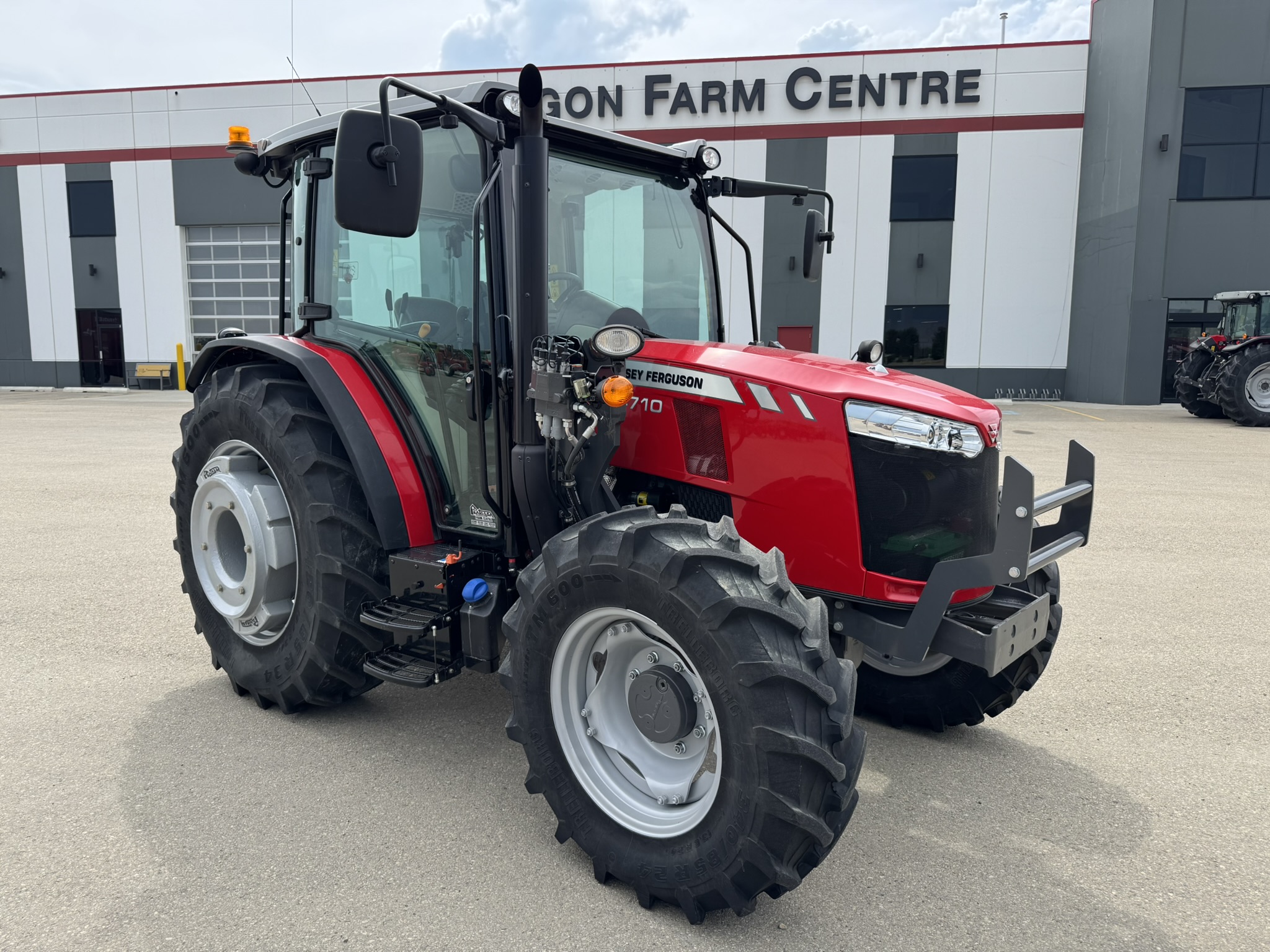 2022 Massey Ferguson 4710 Tractor