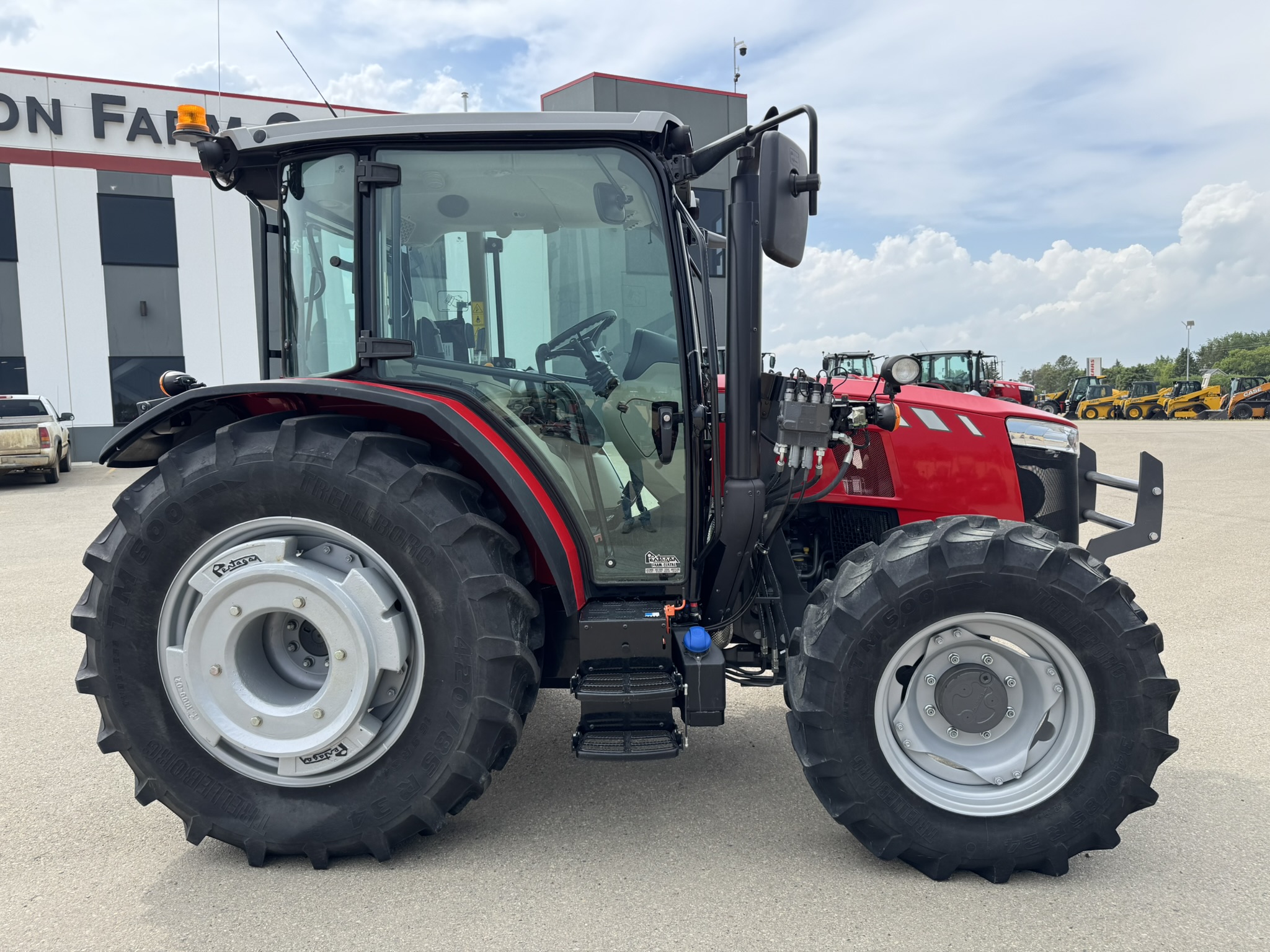2022 Massey Ferguson 4710 Tractor