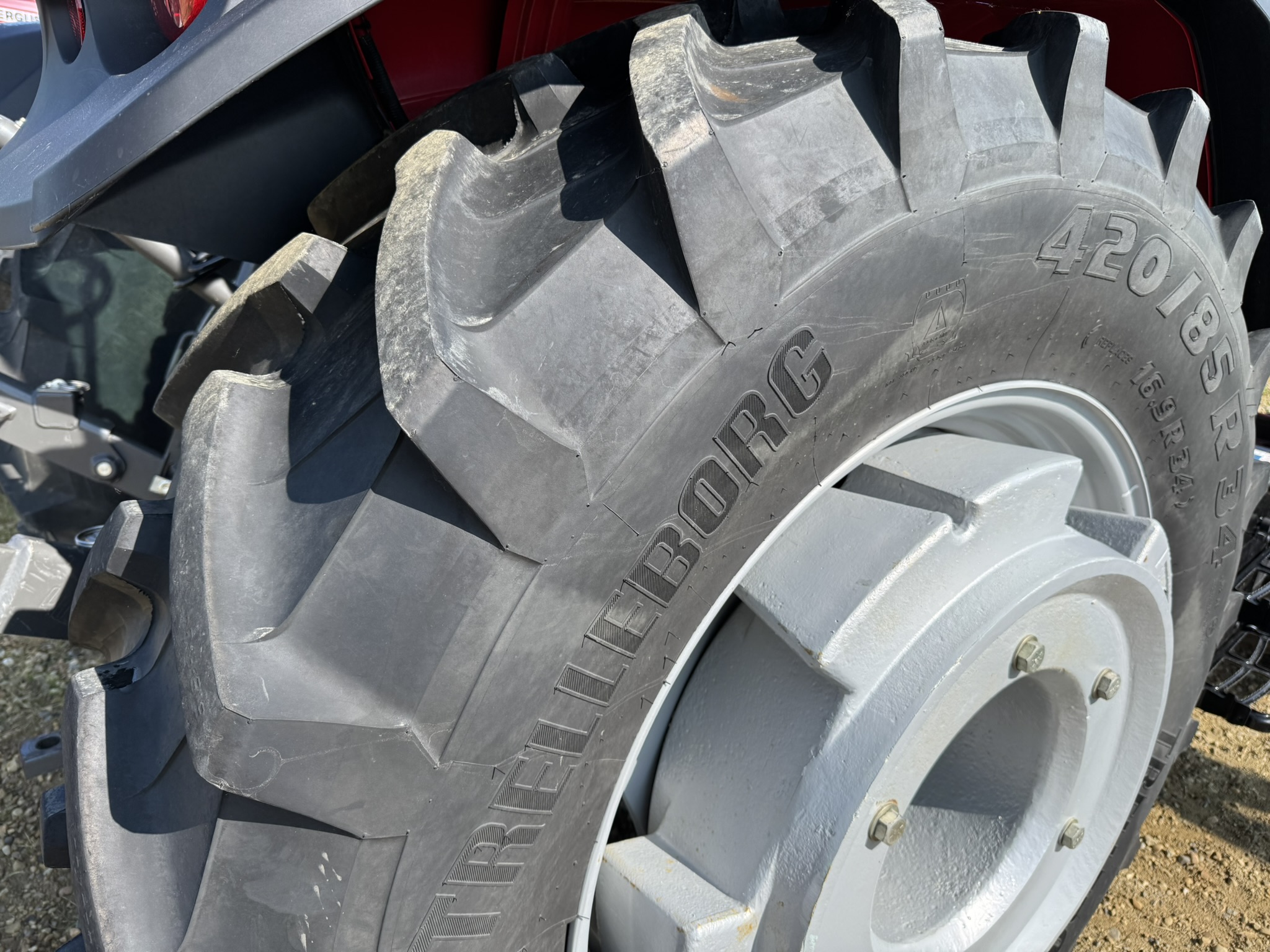 2022 Massey Ferguson 4710 Tractor