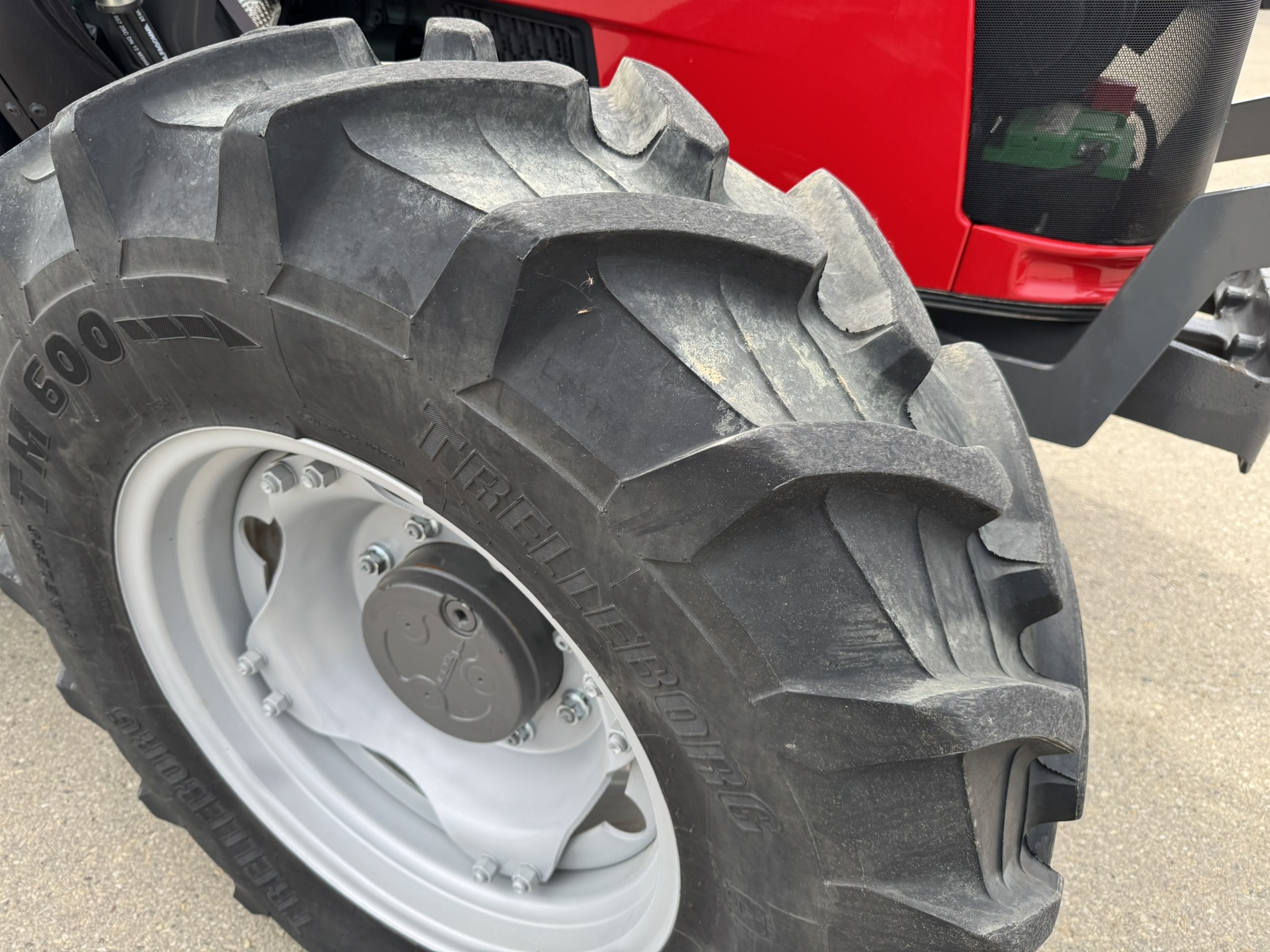 2022 Massey Ferguson 4710 Tractor