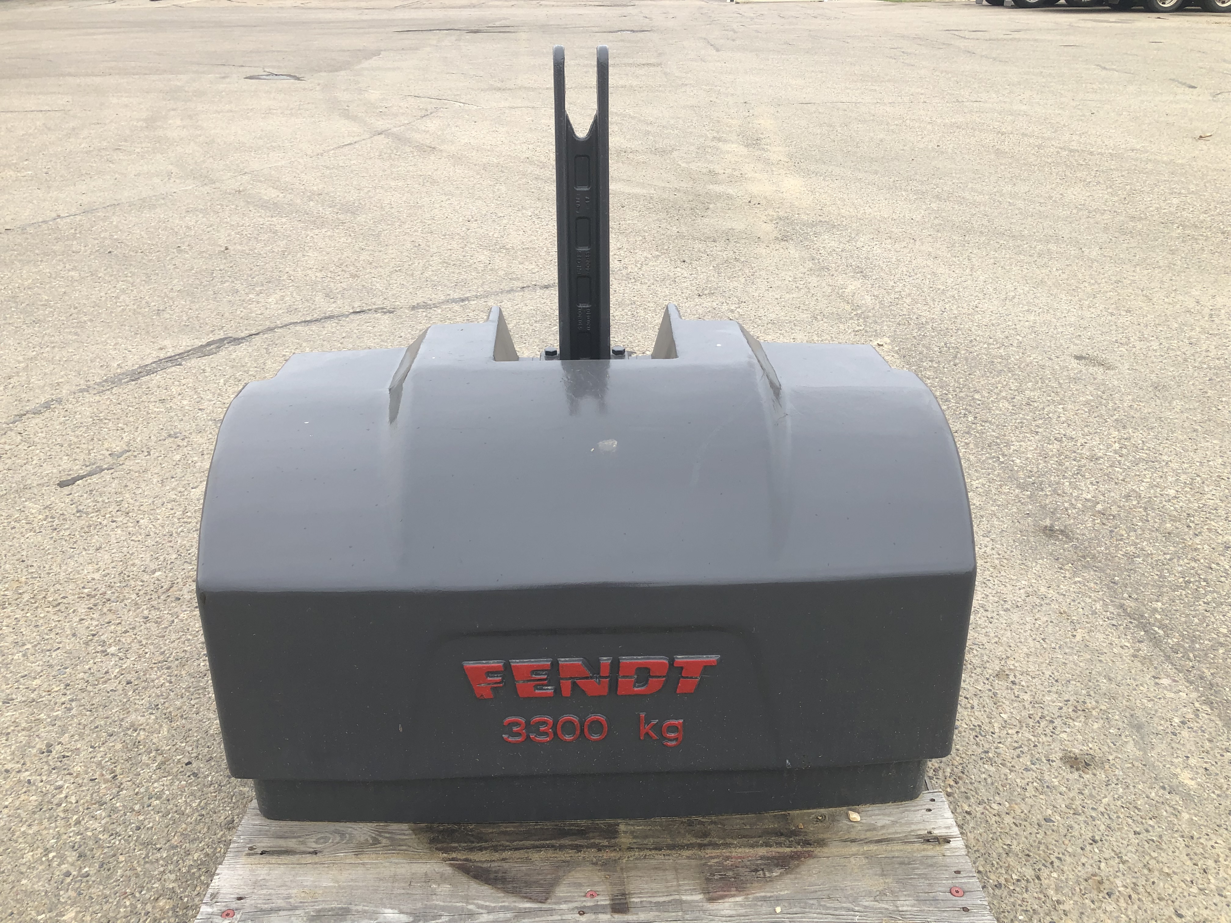 2018 Fendt 3300KG Weights