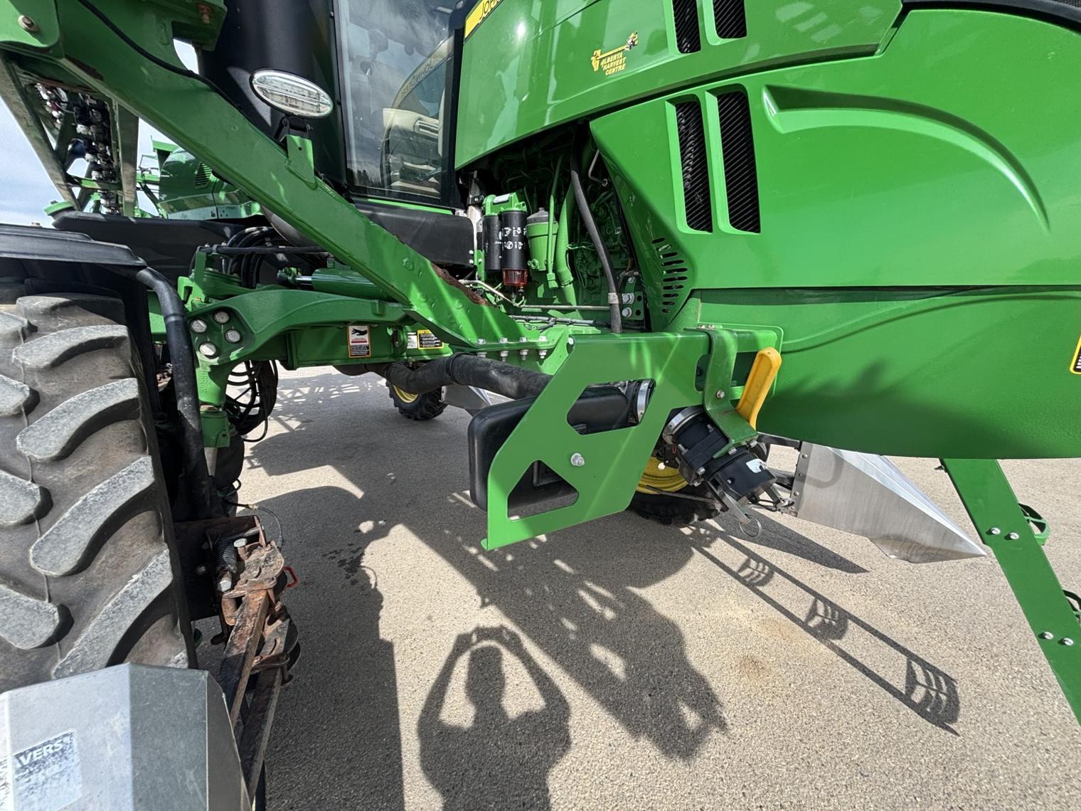 2016 John Deere R4038 Sprayer/High Clearance