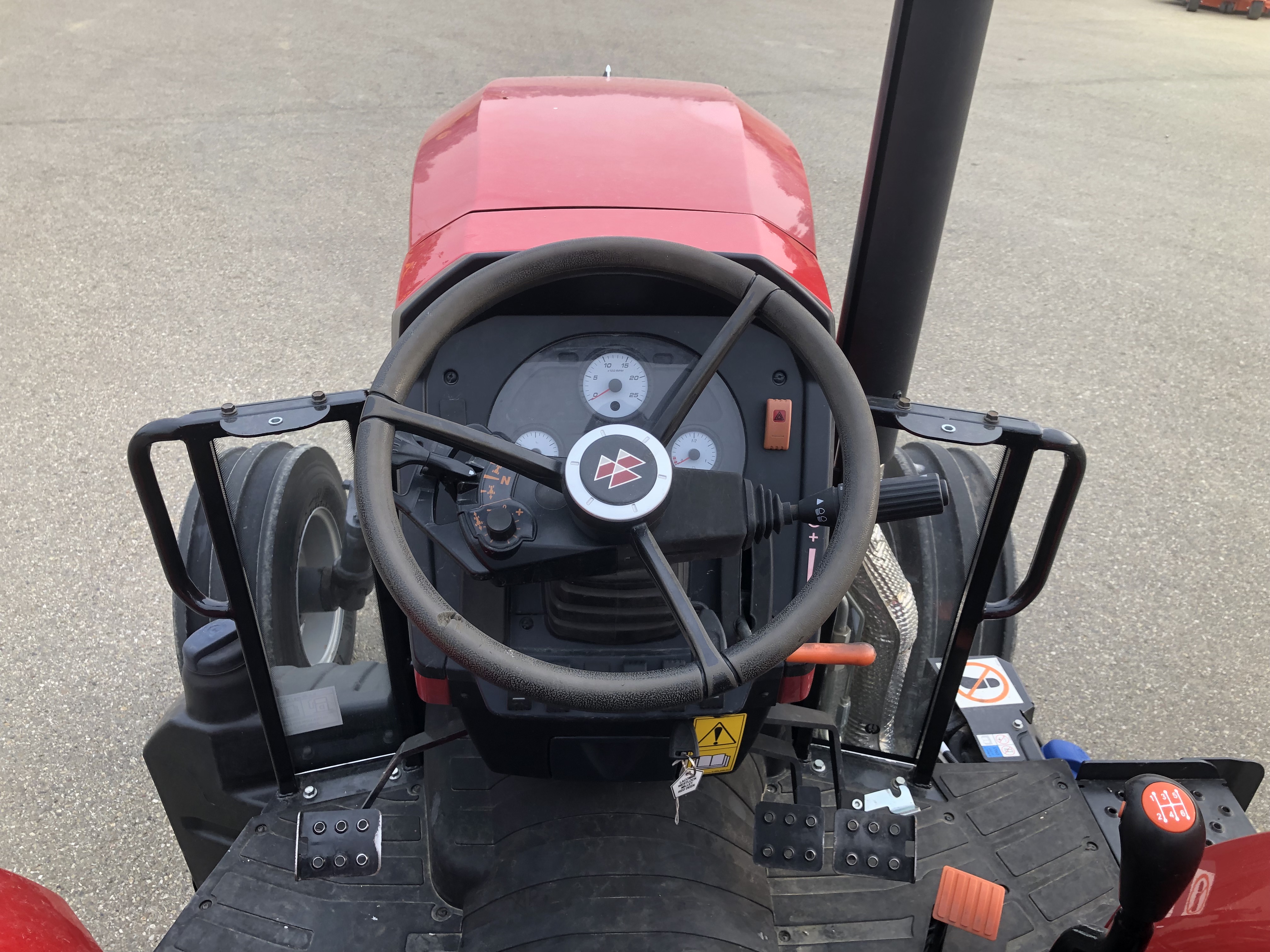 2015 Massey Ferguson 4709 Tractor