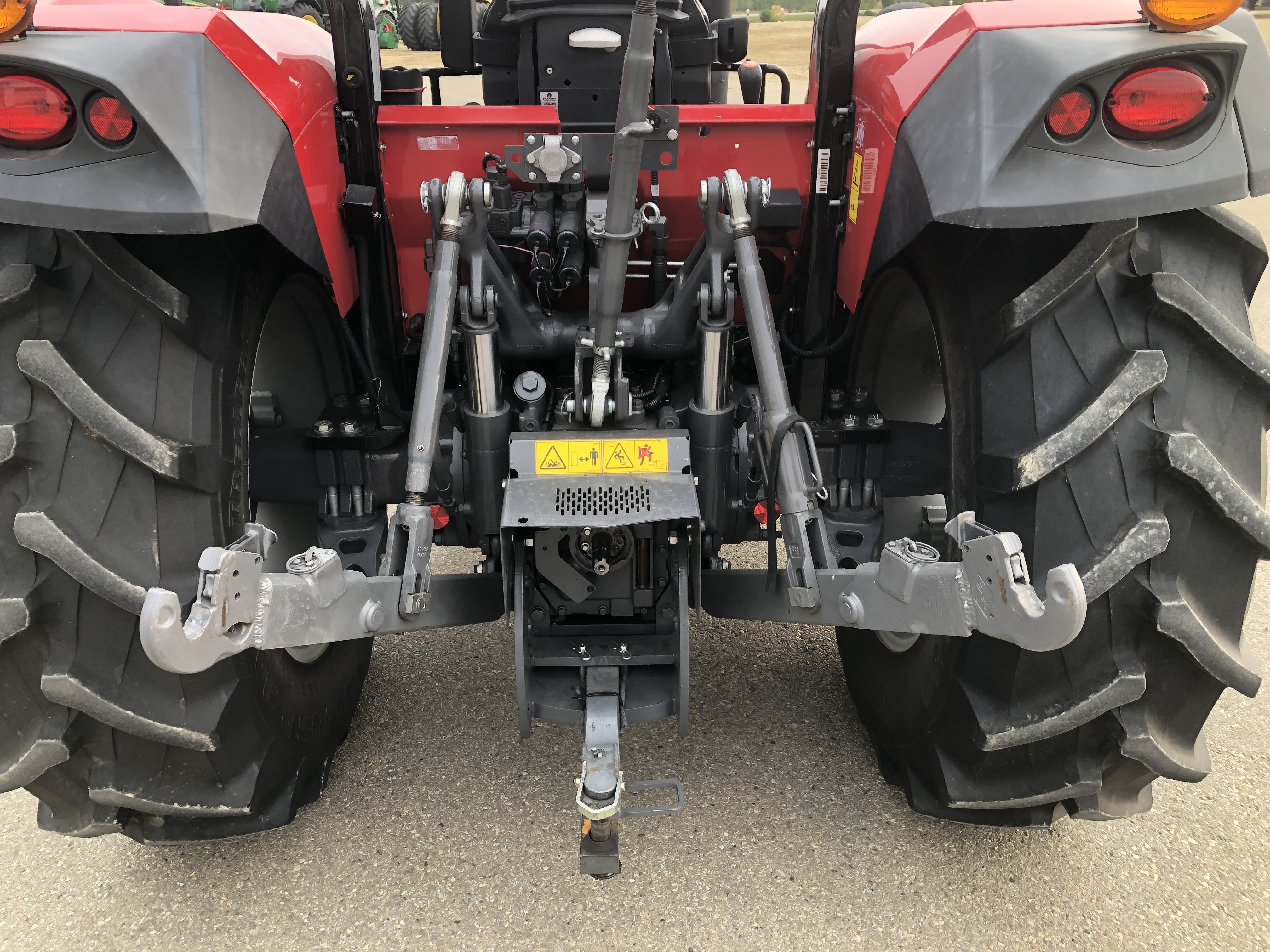 2015 Massey Ferguson 4709 Tractor