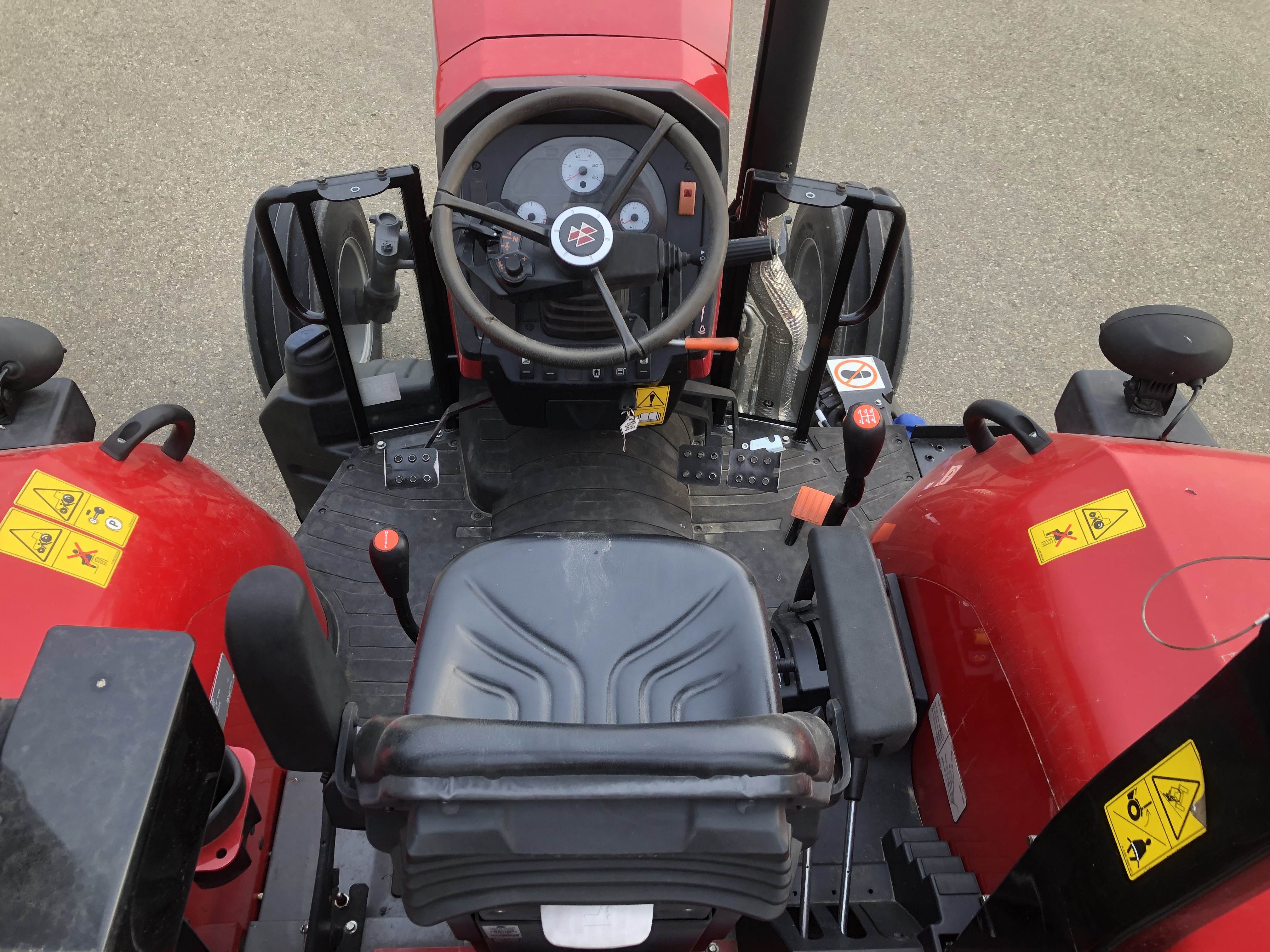 2015 Massey Ferguson 4709 Tractor