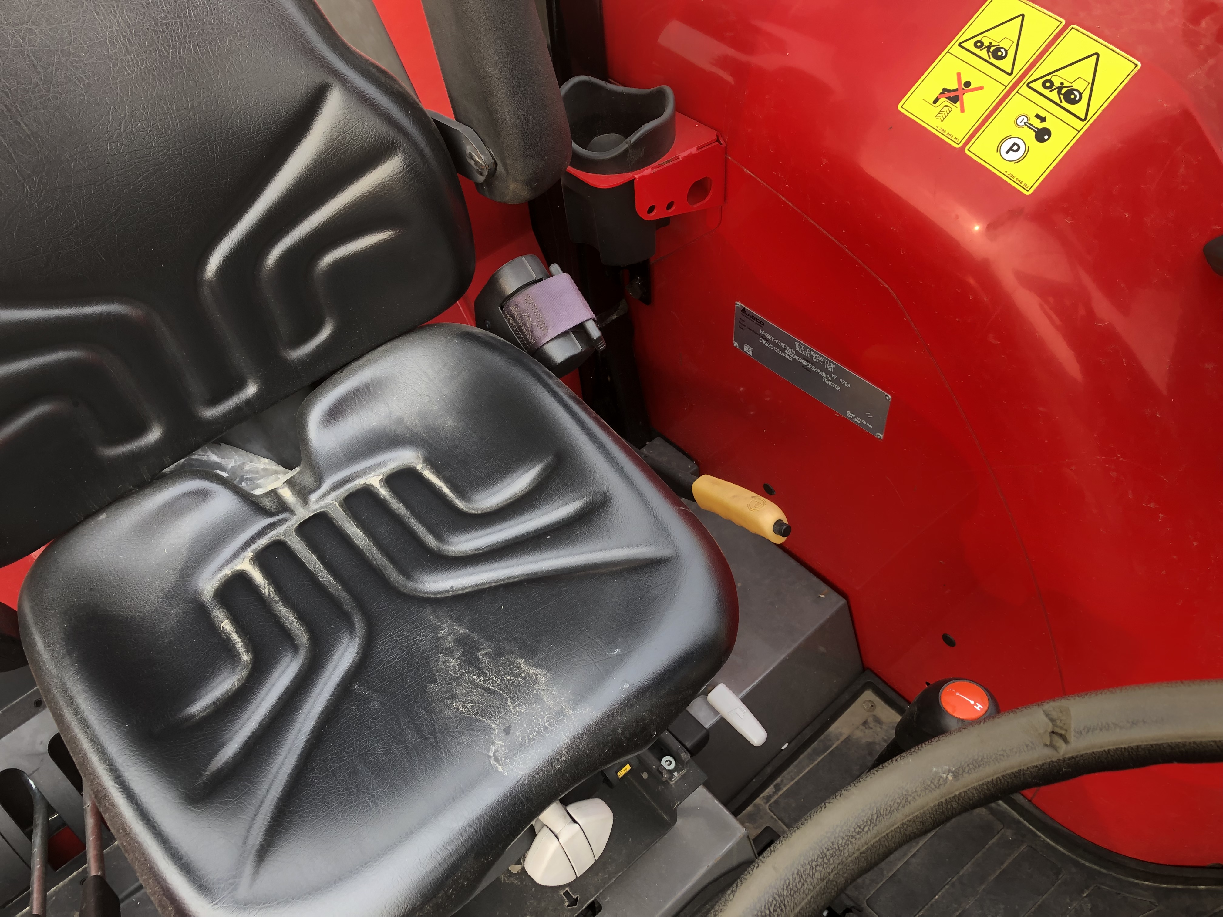 2015 Massey Ferguson 4709 Tractor