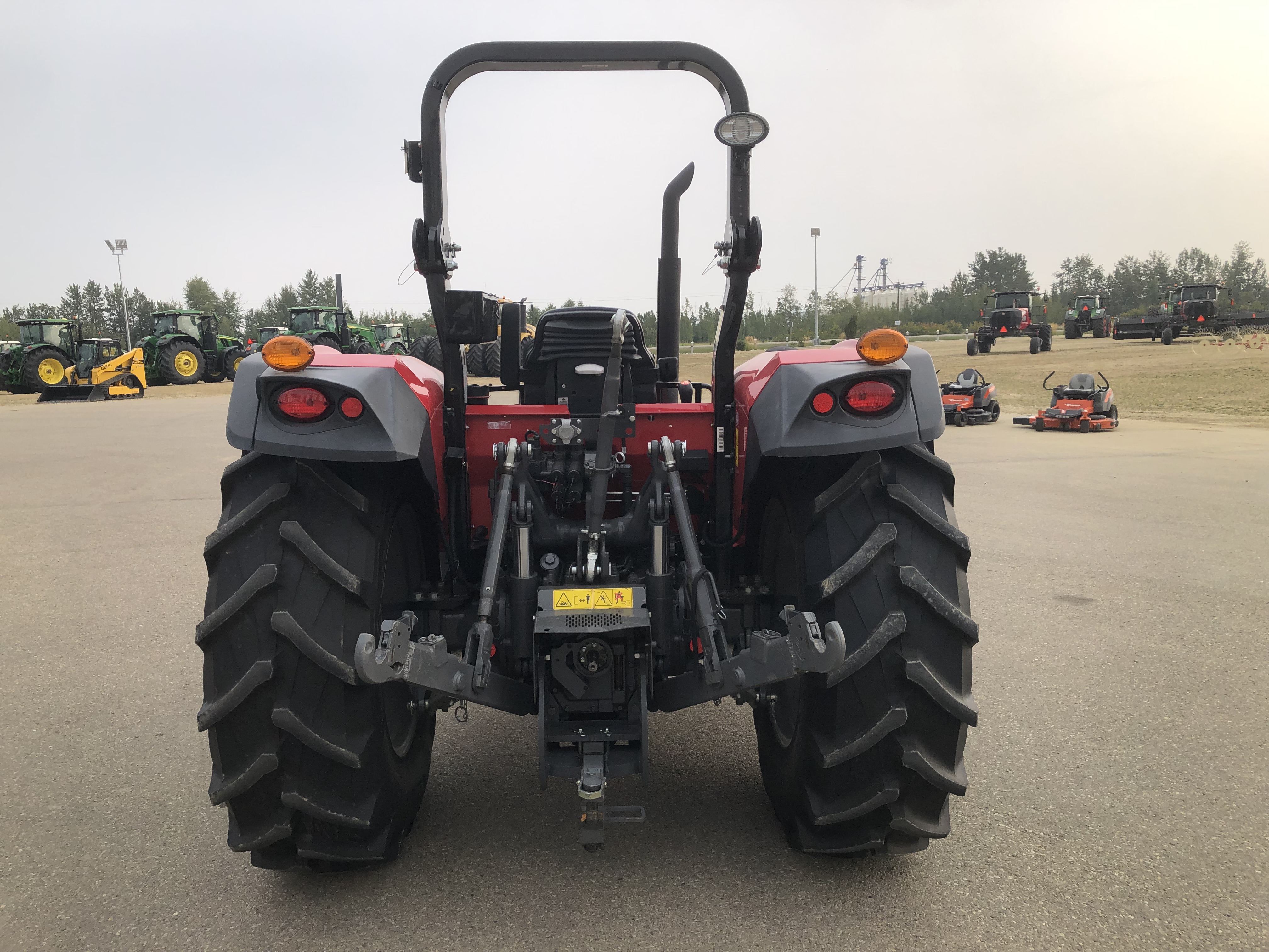 2015 Massey Ferguson 4709 Tractor