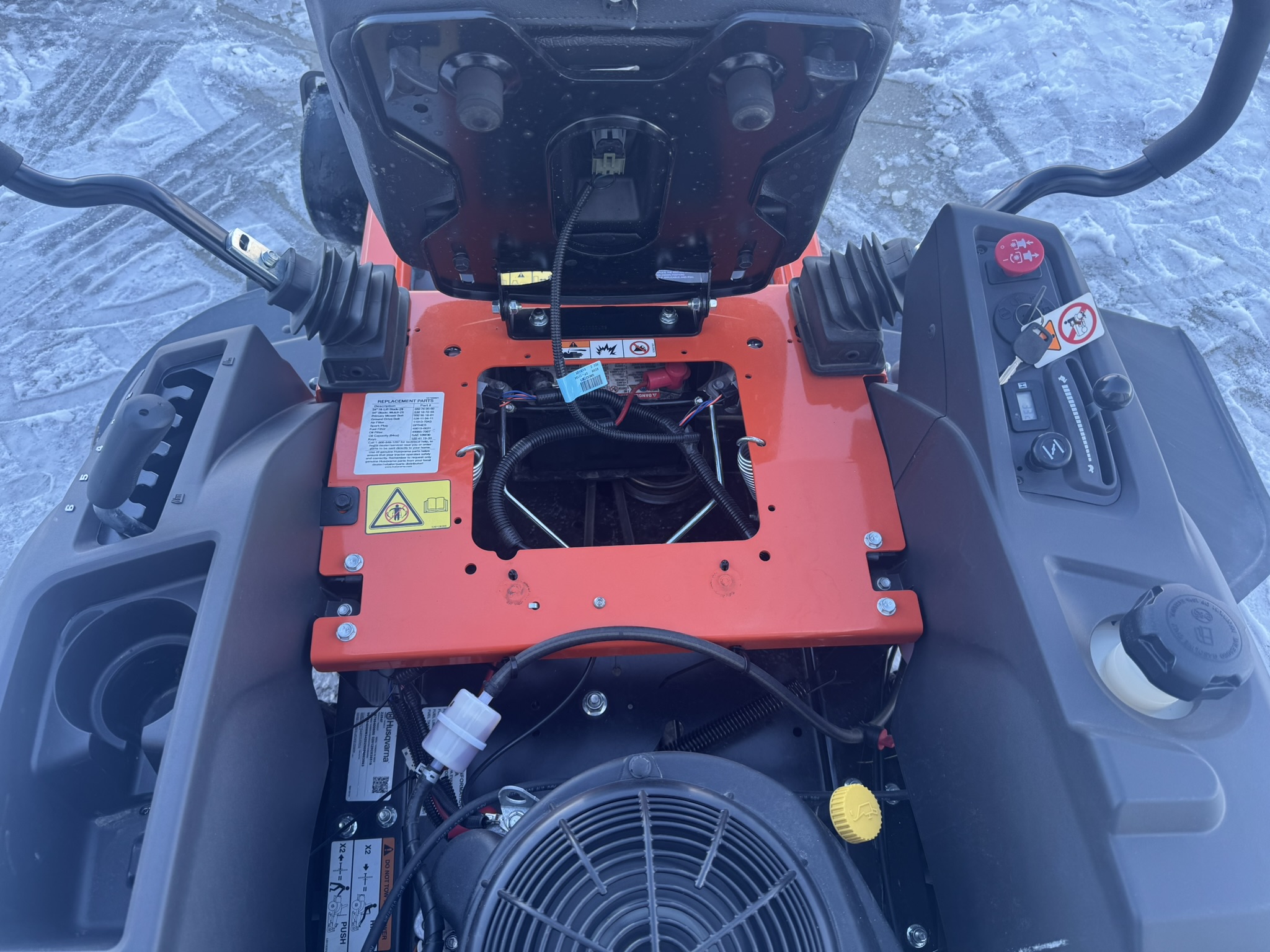 2025 Husqvarna Z254F Mower/Zero Turn
