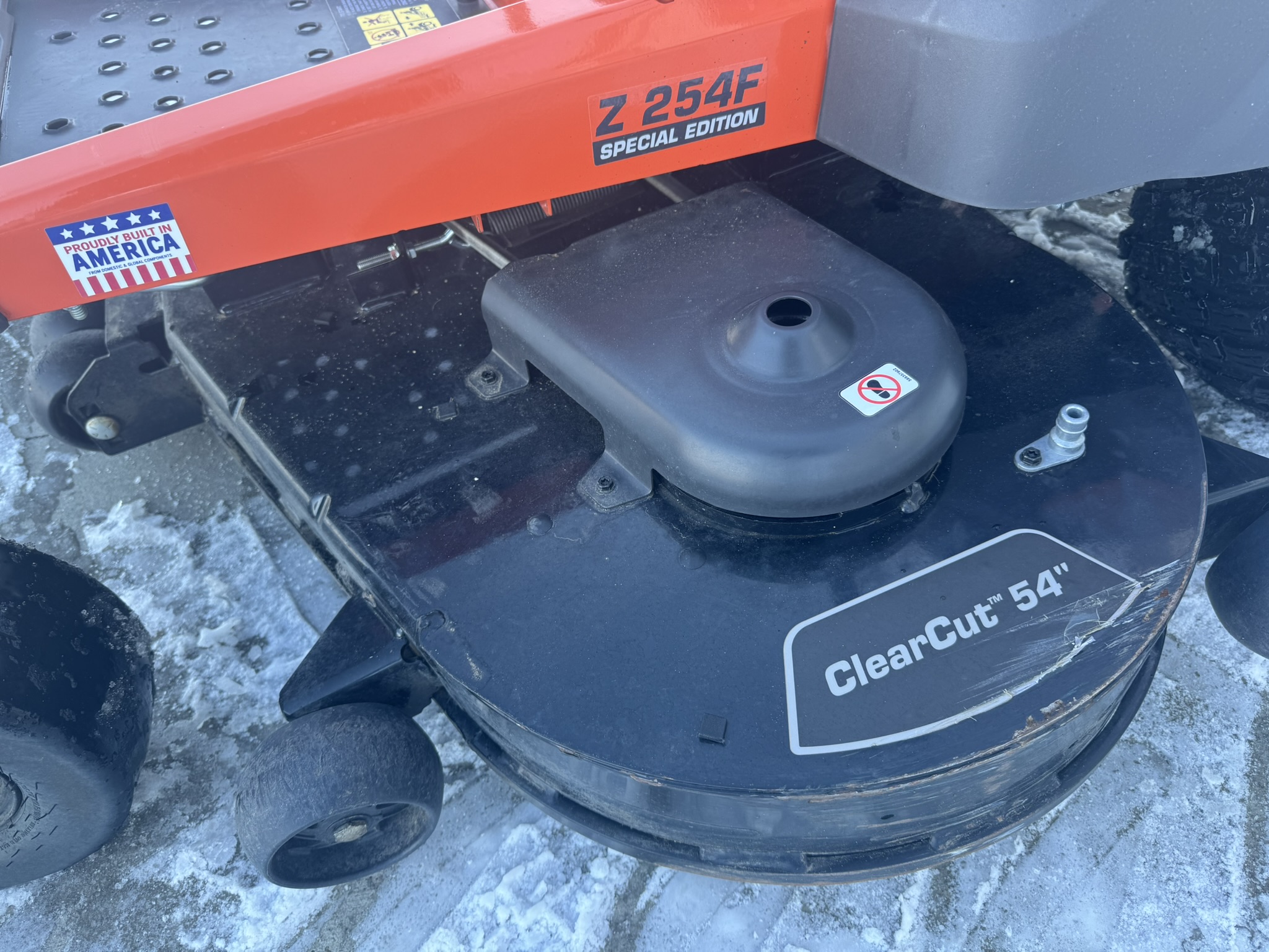 2025 Husqvarna Z254F Mower/Zero Turn