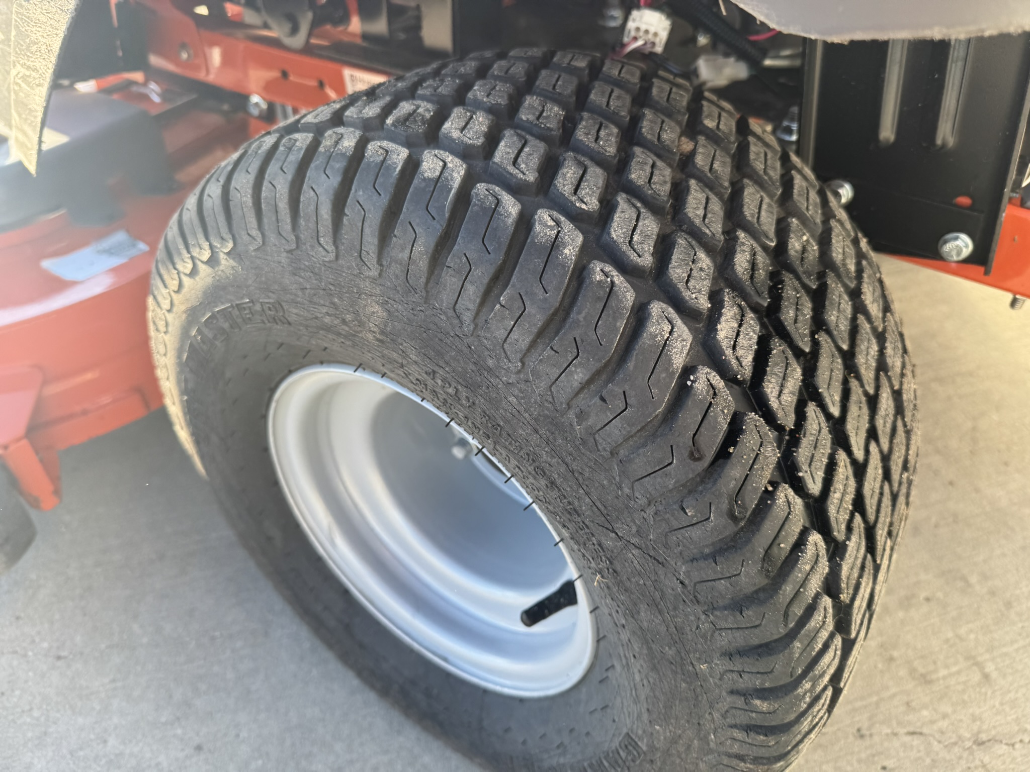 2020 Husqvarna Z254F Mower/Zero Turn