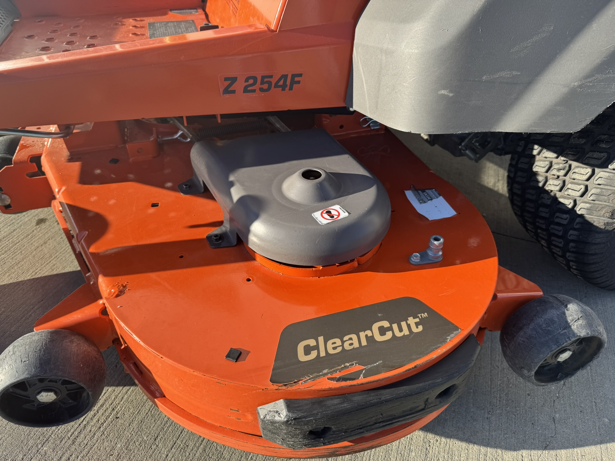 2020 Husqvarna Z254F Mower/Zero Turn