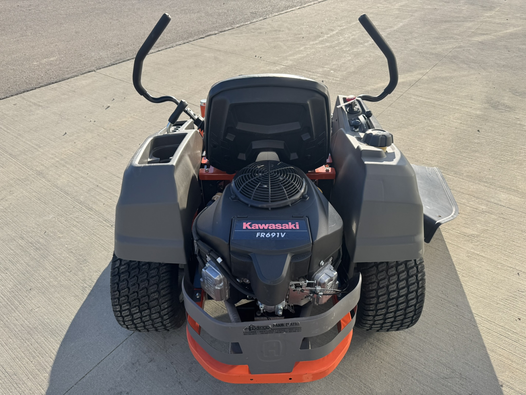 2020 Husqvarna Z254F Mower/Zero Turn