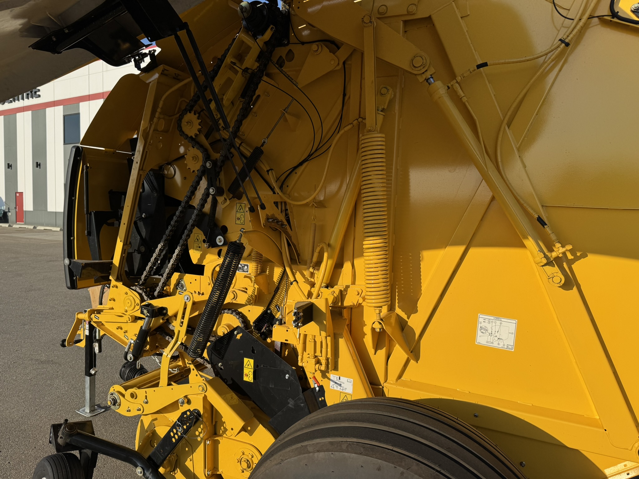 2022 New Holland Rollbelt 560 Baler/Round