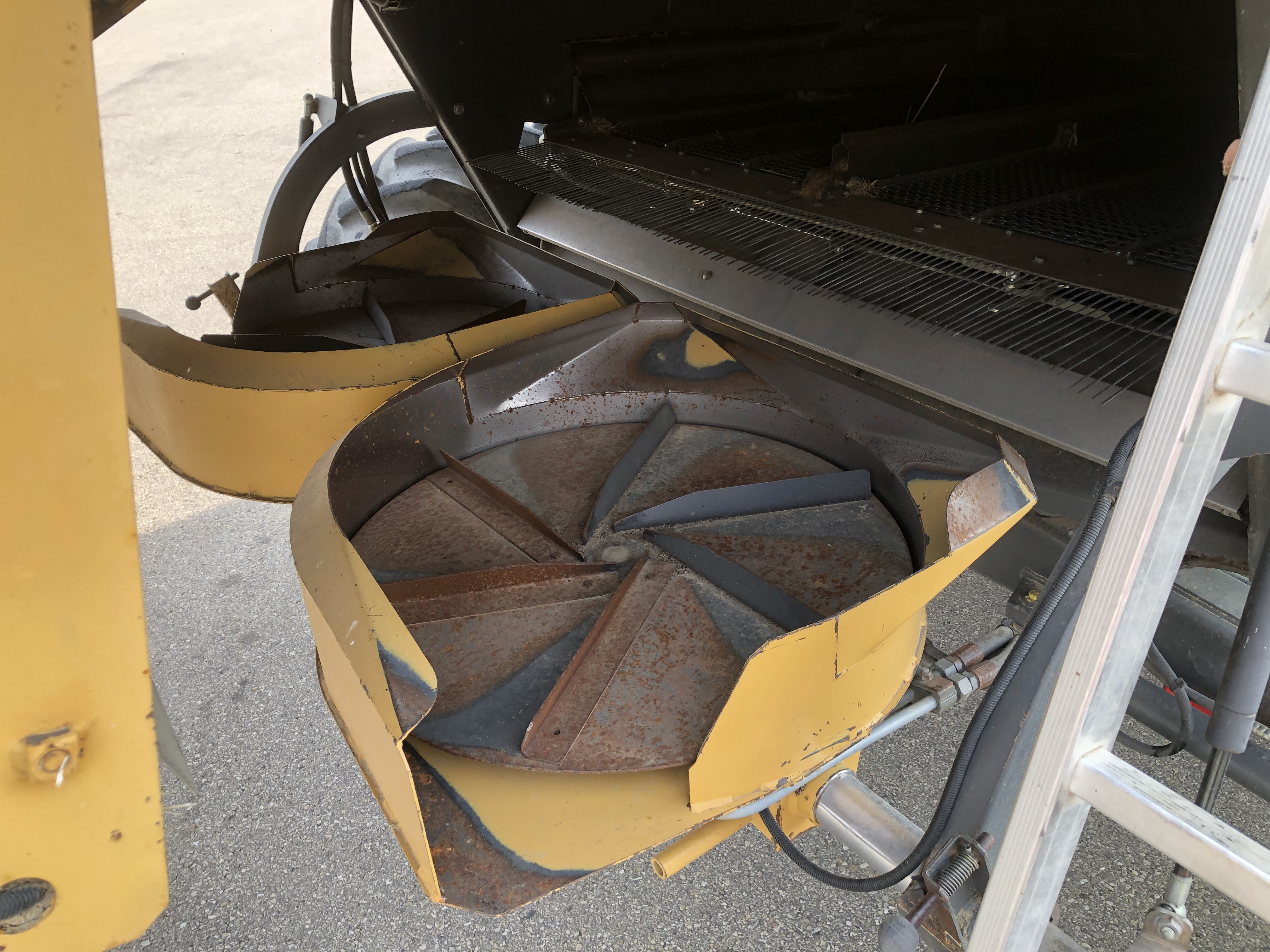 1999 CLAAS Lexion 460 Combine