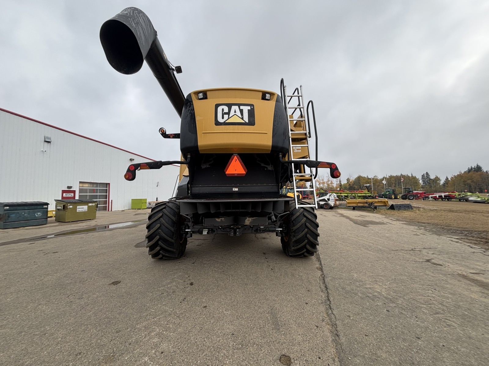 2005 Caterpillar 590R Combine
