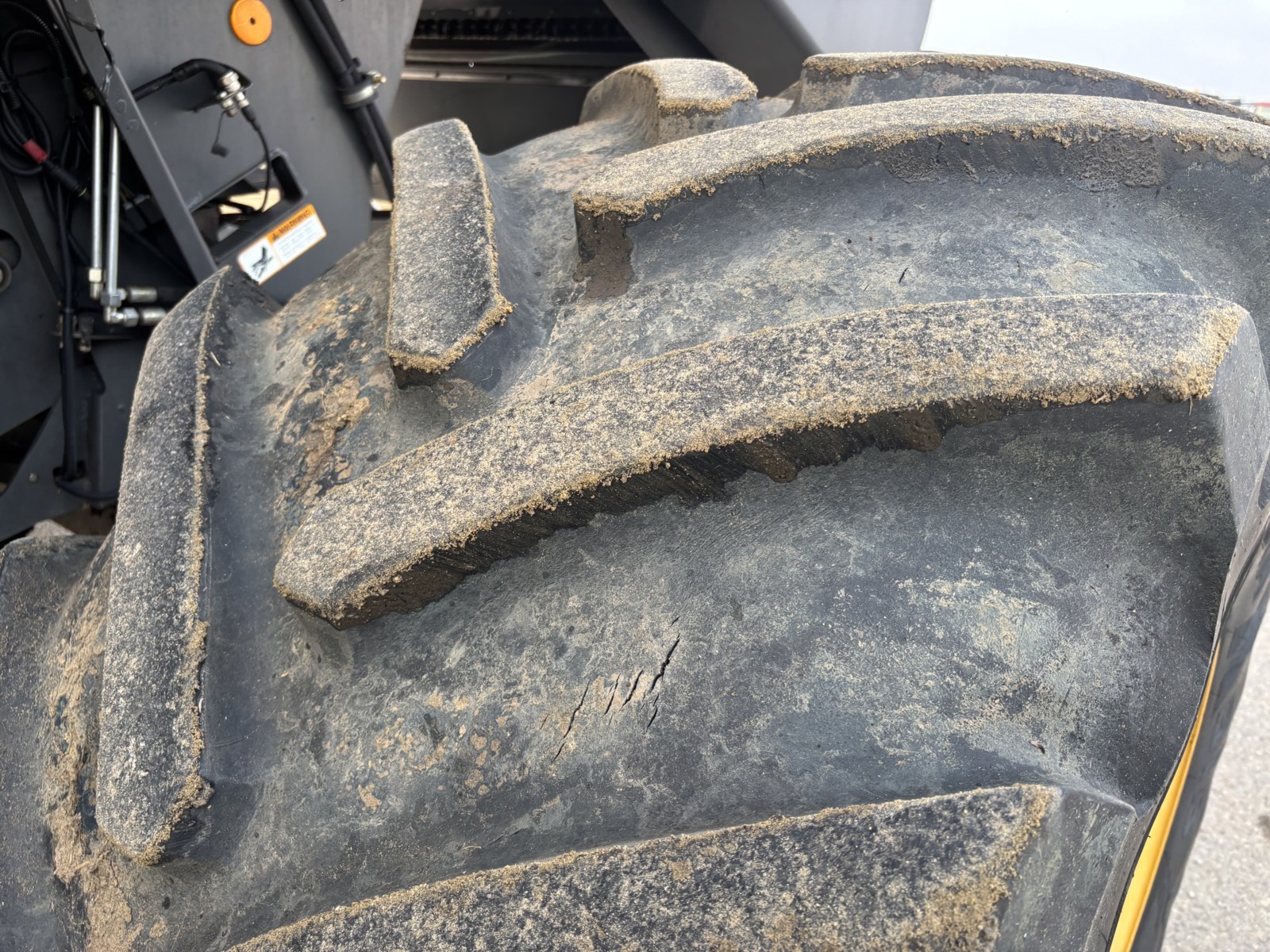 2005 Caterpillar 590R Combine